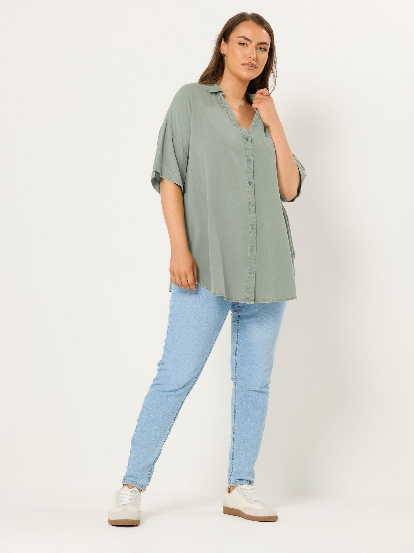 Image 3 of 5 of Yours Curve Short Sleeve Chambray Shirt - Green