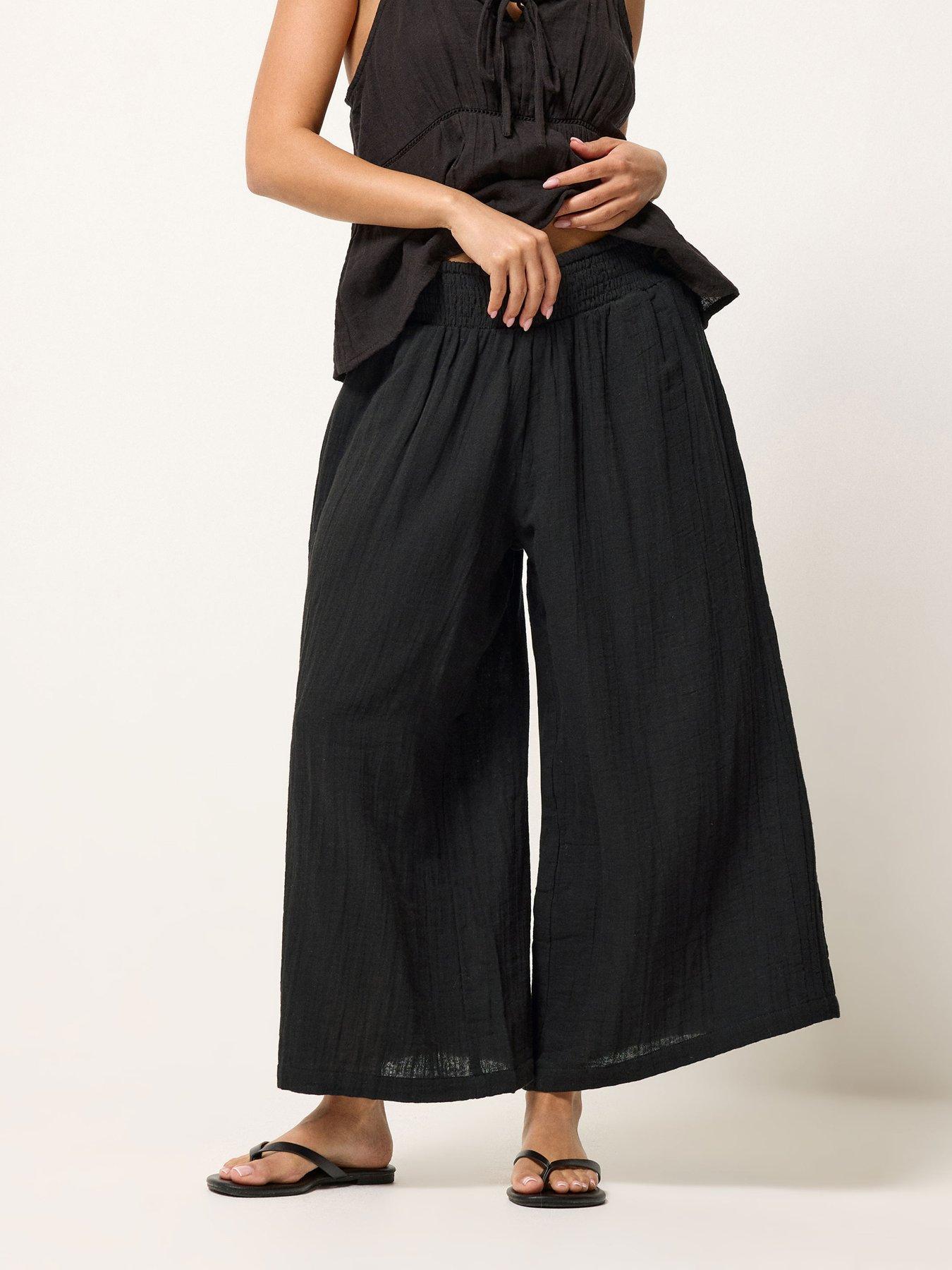 PixieGirl Petite Cheesecloth Wide Leg Crop Culotte - Black