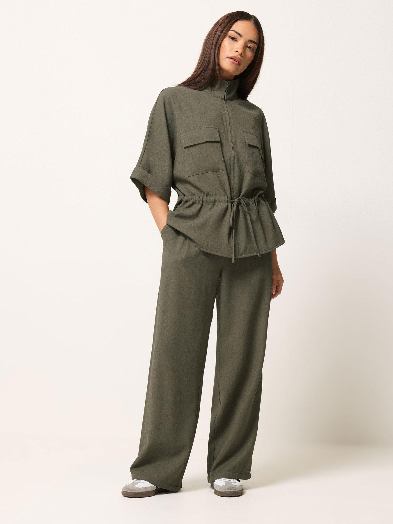Image 3 of 5 of PixieGirl Petite Short Sleeve Linen Look Tie Shacket - Green