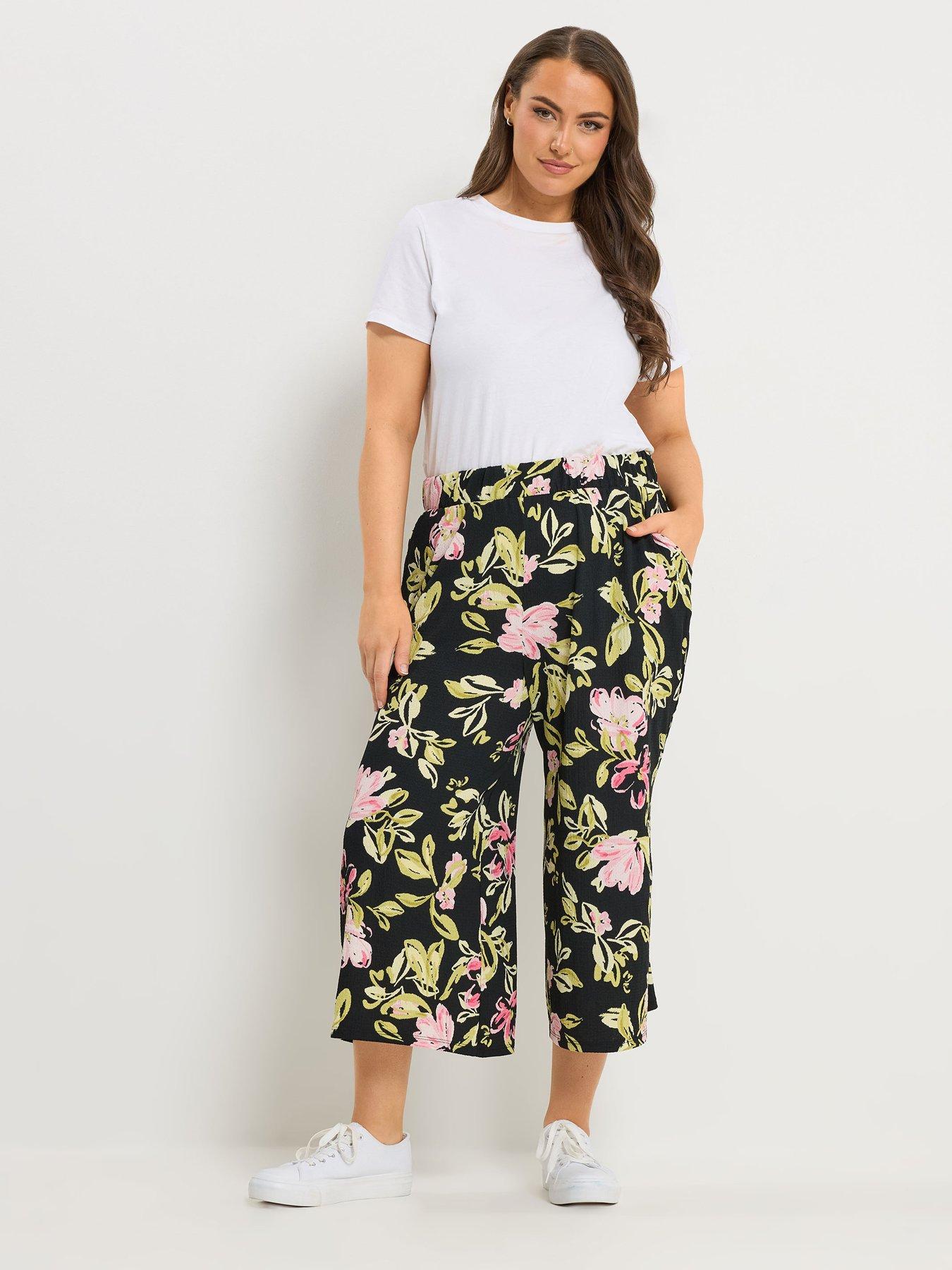Image 3 of 5 of Yours Curve Printed Jersey Culotte - Black
