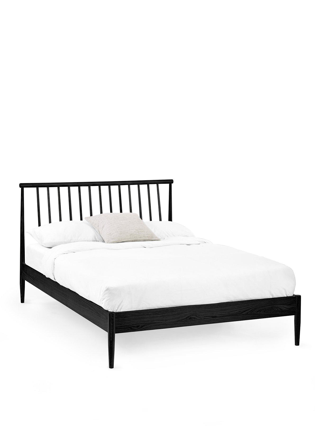 Image 2 of 6 of Julian Bowen Belton Black Spindle Bed