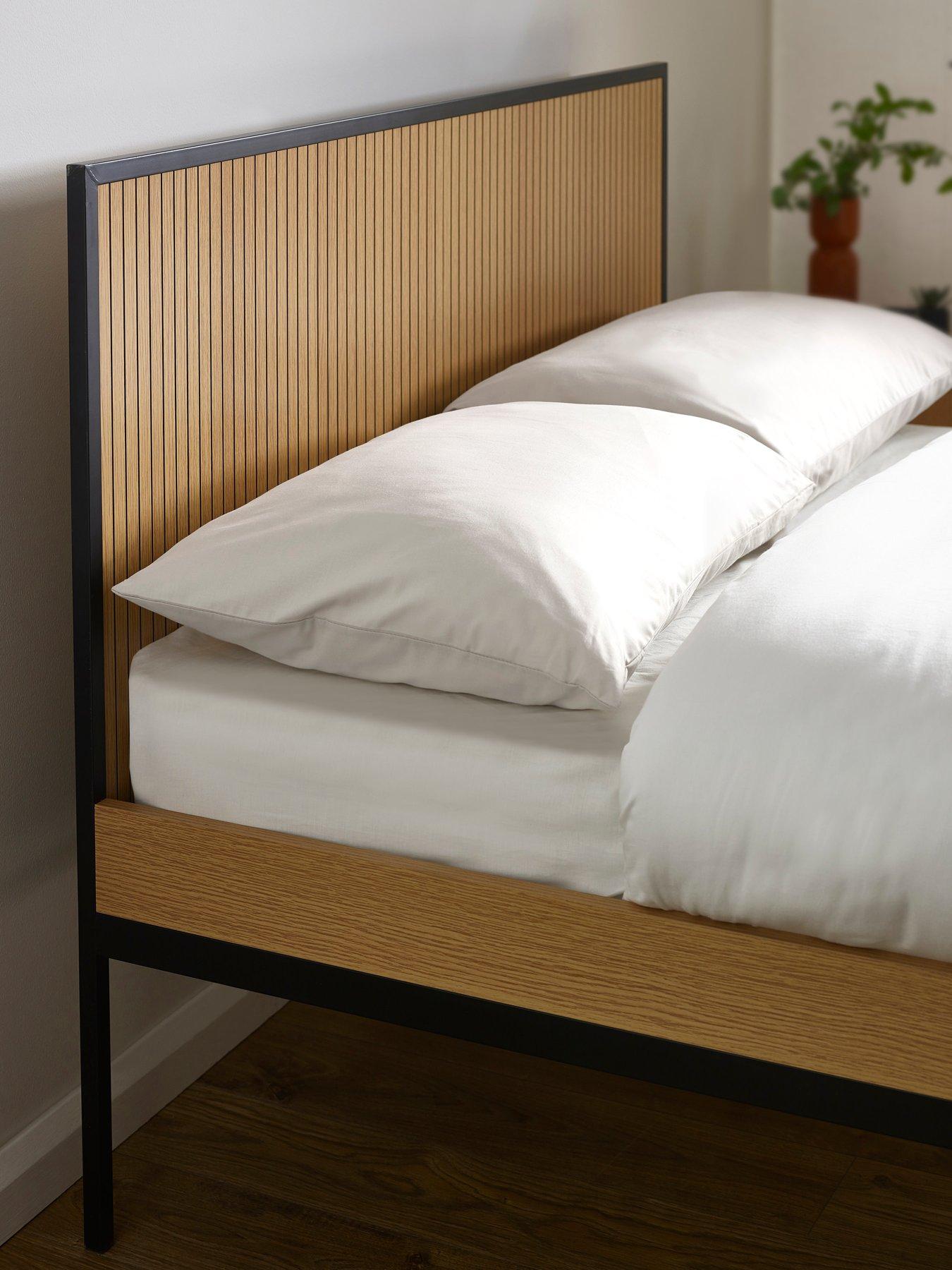 Image 5 of 7 of Julian Bowen Sia Oak Effect Bed