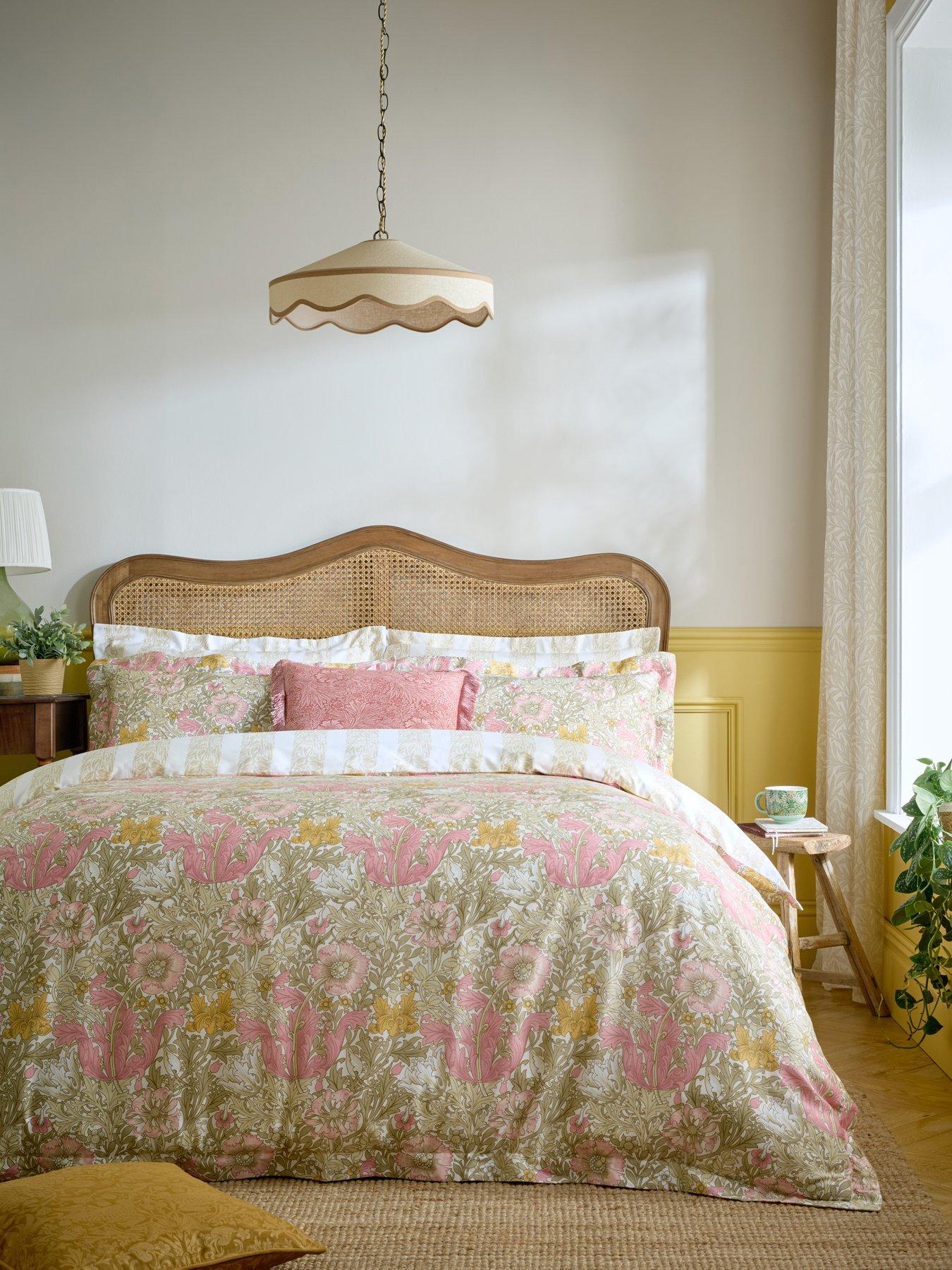 William Morris At Home Compton Quilt Set
