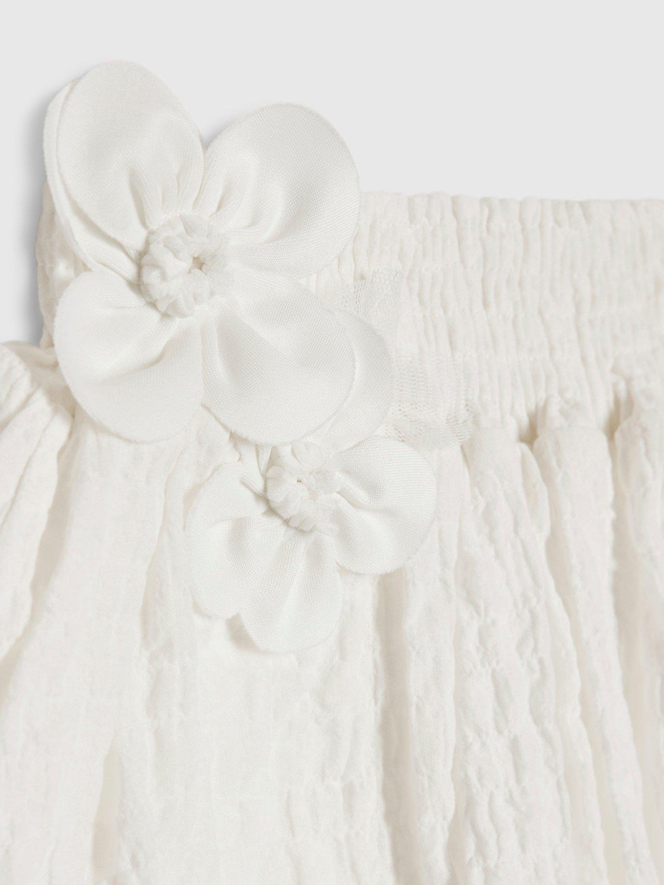 Image 4 of 5 of River Island Mini Girls Frill Sleeve T-Shirt Flower Set - White