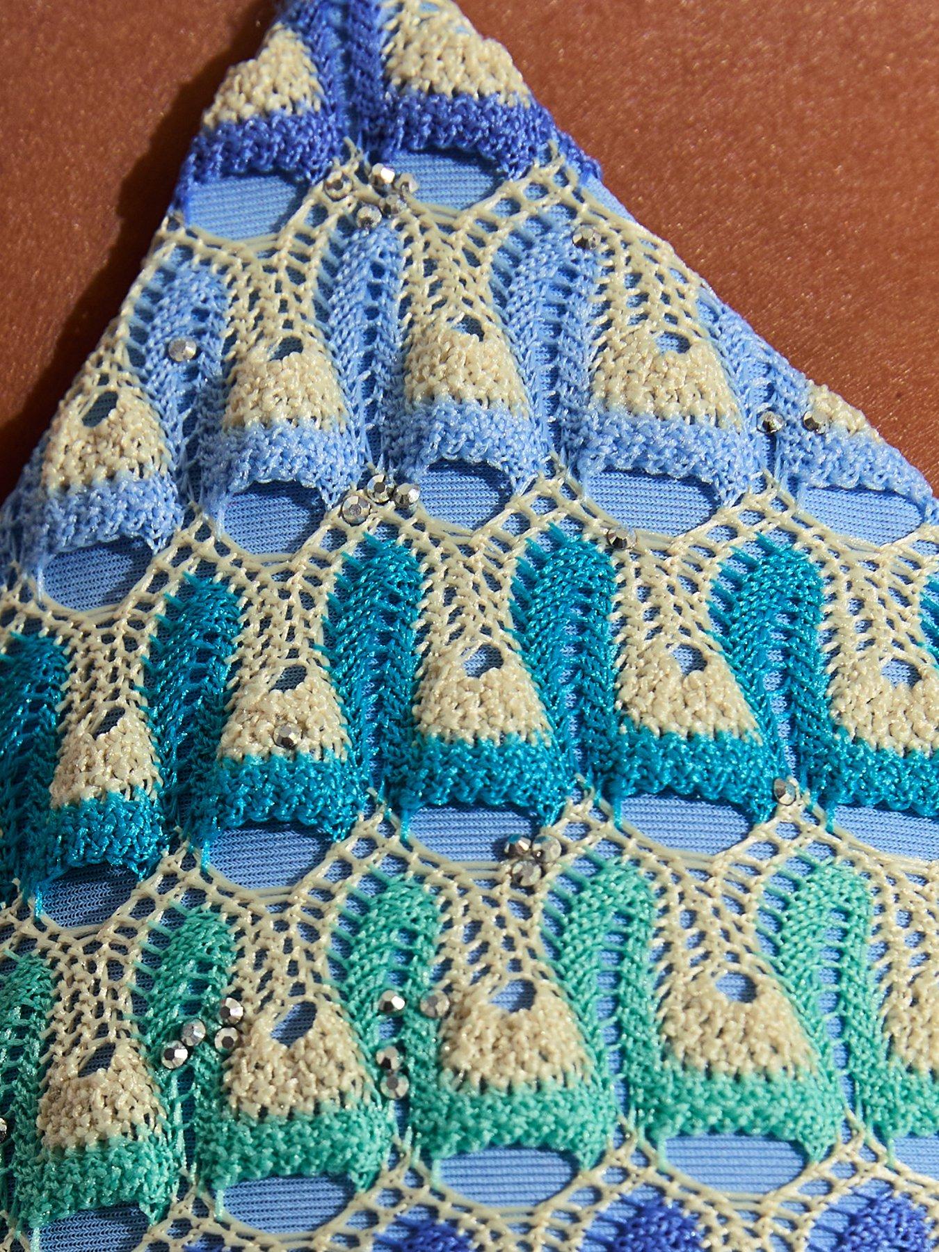 Image 5 of 6 of New Look Blue Crochet Triangle Bikini Top