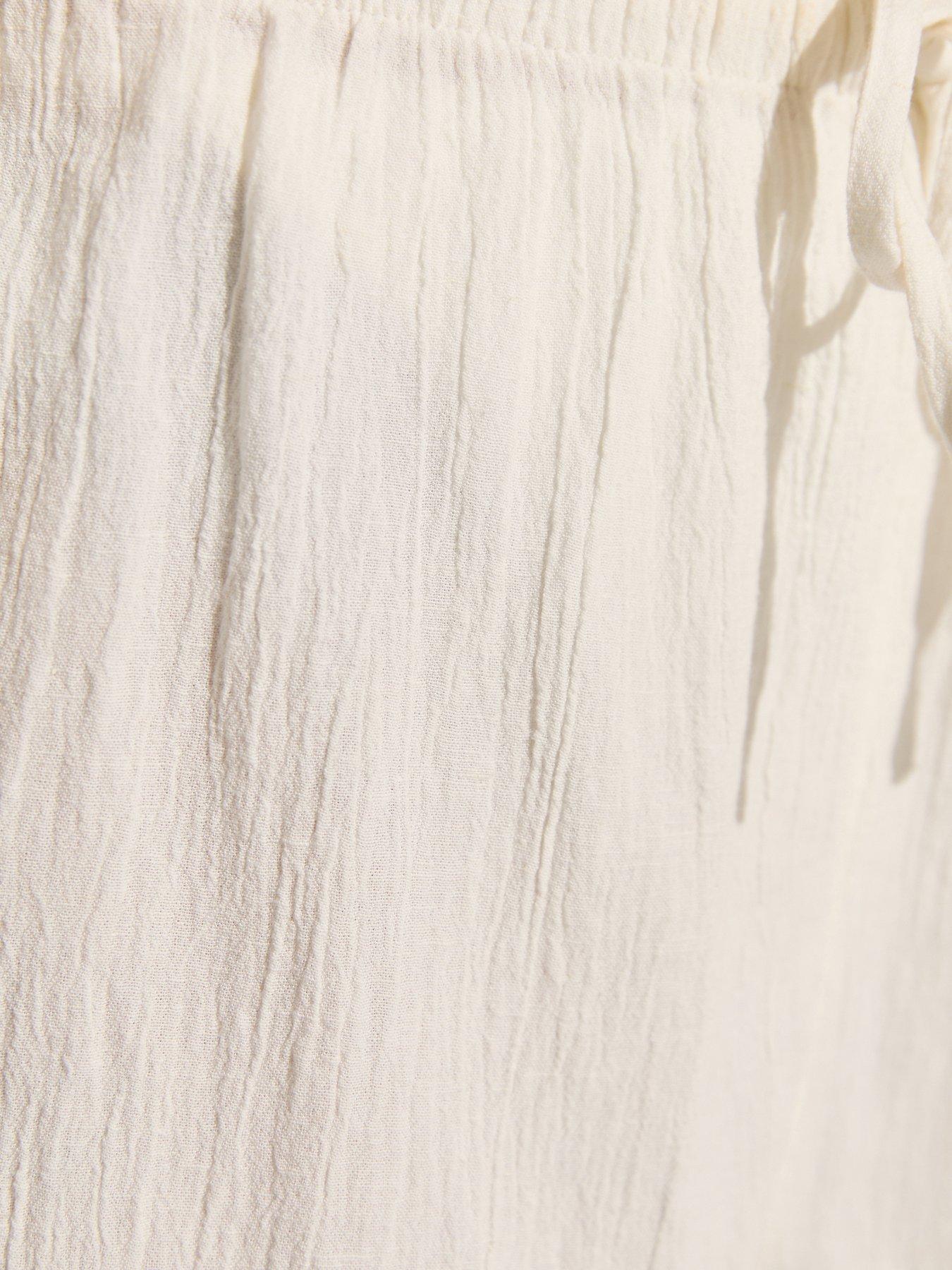Image 6 of 6 of New Look White Crinkled Drawstring Beach Shorts