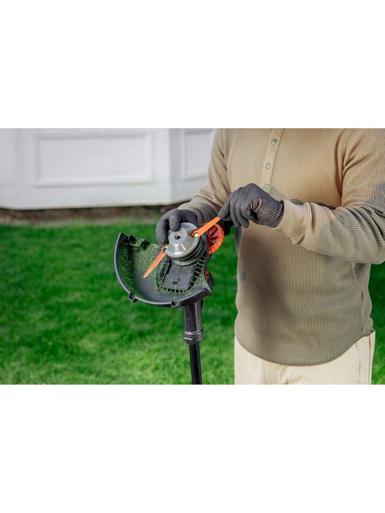 Image 7 of 8 of Black & Decker BCSTR918D1-GB 18V POWERCONNECT&trade;&nbsp;Cordless Grass Trimmer with Resin Blade - 2.0Ah Battery