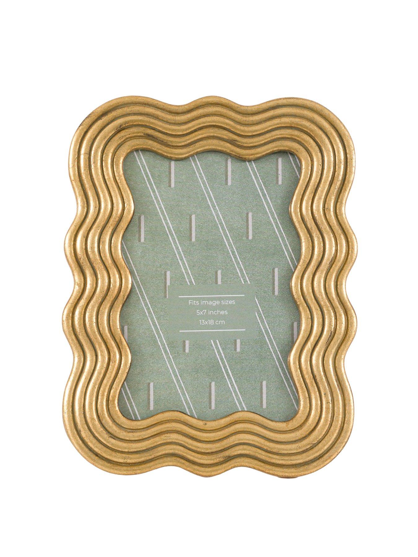 Image 2 of 5 of Gallery Direct 4x6 Gold Wavy Photo Frame