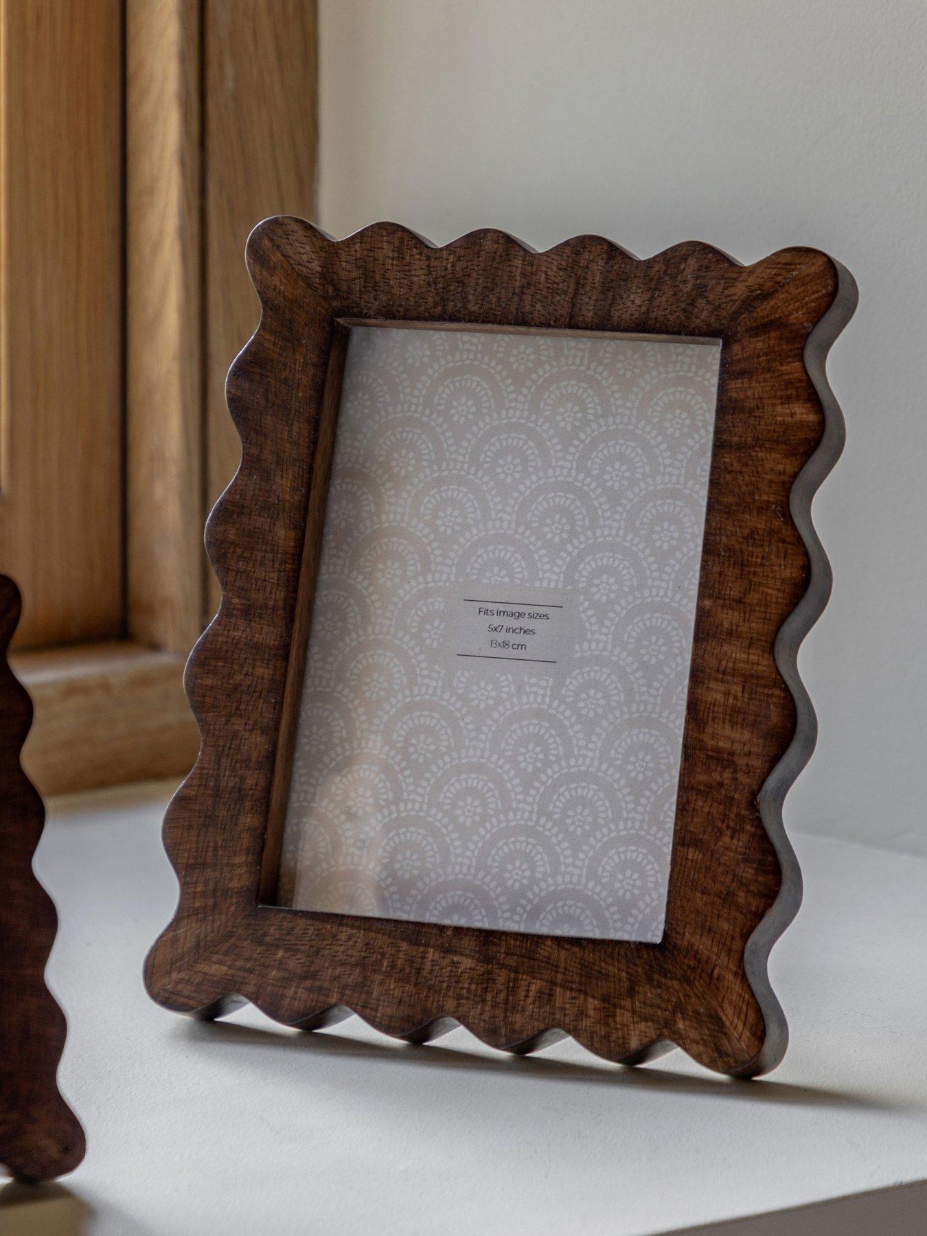 Image 1 of 5 of Gallery Direct 5x7 Mango Wood Scallop Photo Frame