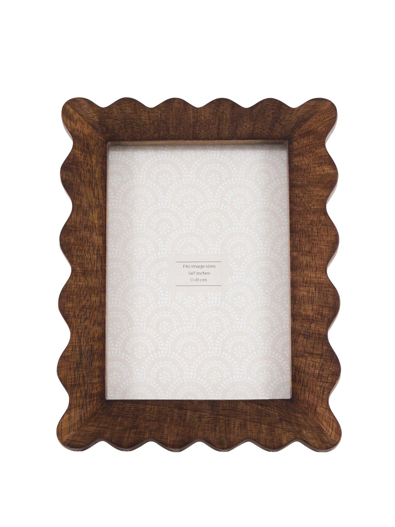Image 2 of 5 of Gallery Direct 5x7 Mango Wood Scallop Photo Frame