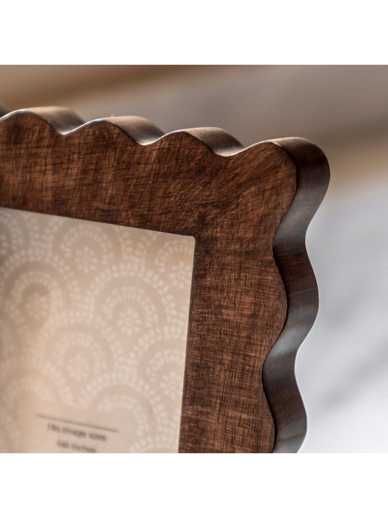 Image 3 of 5 of Gallery Direct 5x7 Mango Wood Scallop Photo Frame