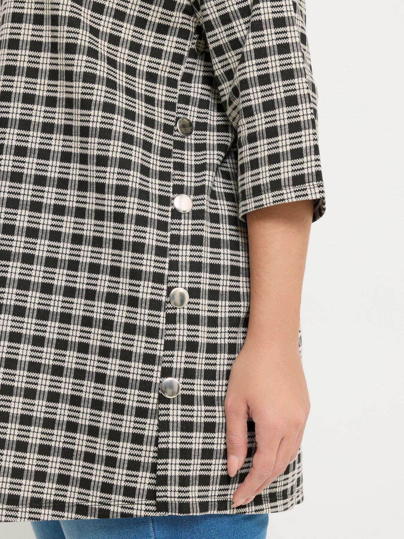 Image 4 of 6 of Yours Curve Check Side Button Detail Top - Black