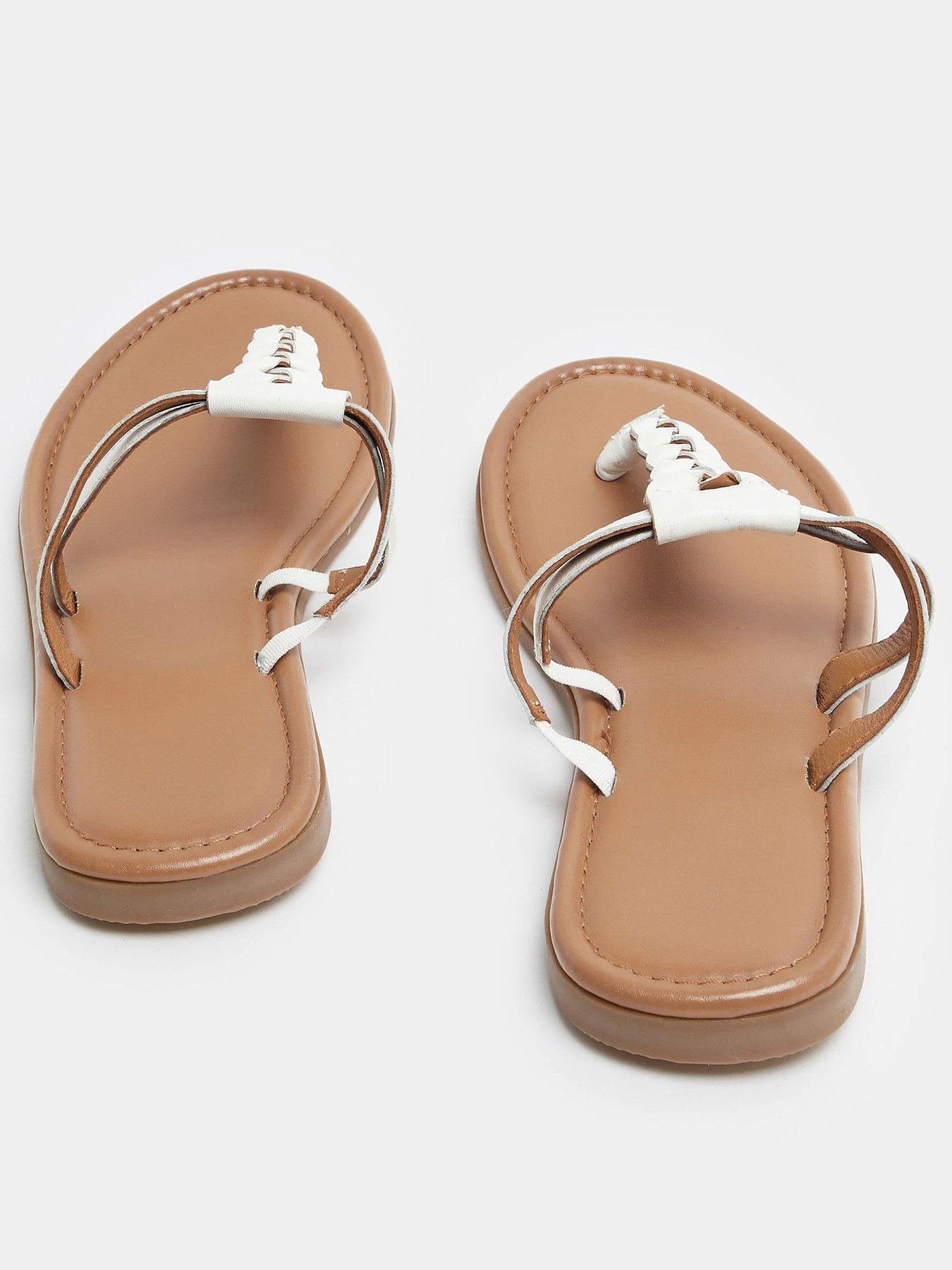 Image 3 of 4 of Yours Wide Fit Plaited Toe Sandals - White