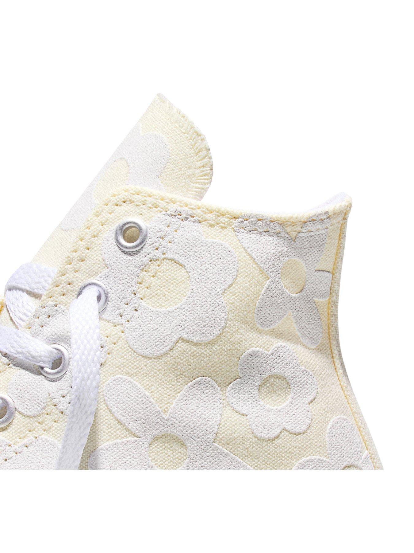 Image 7 of 7 of Converse Kids Chuck Taylor All Star High Top - White