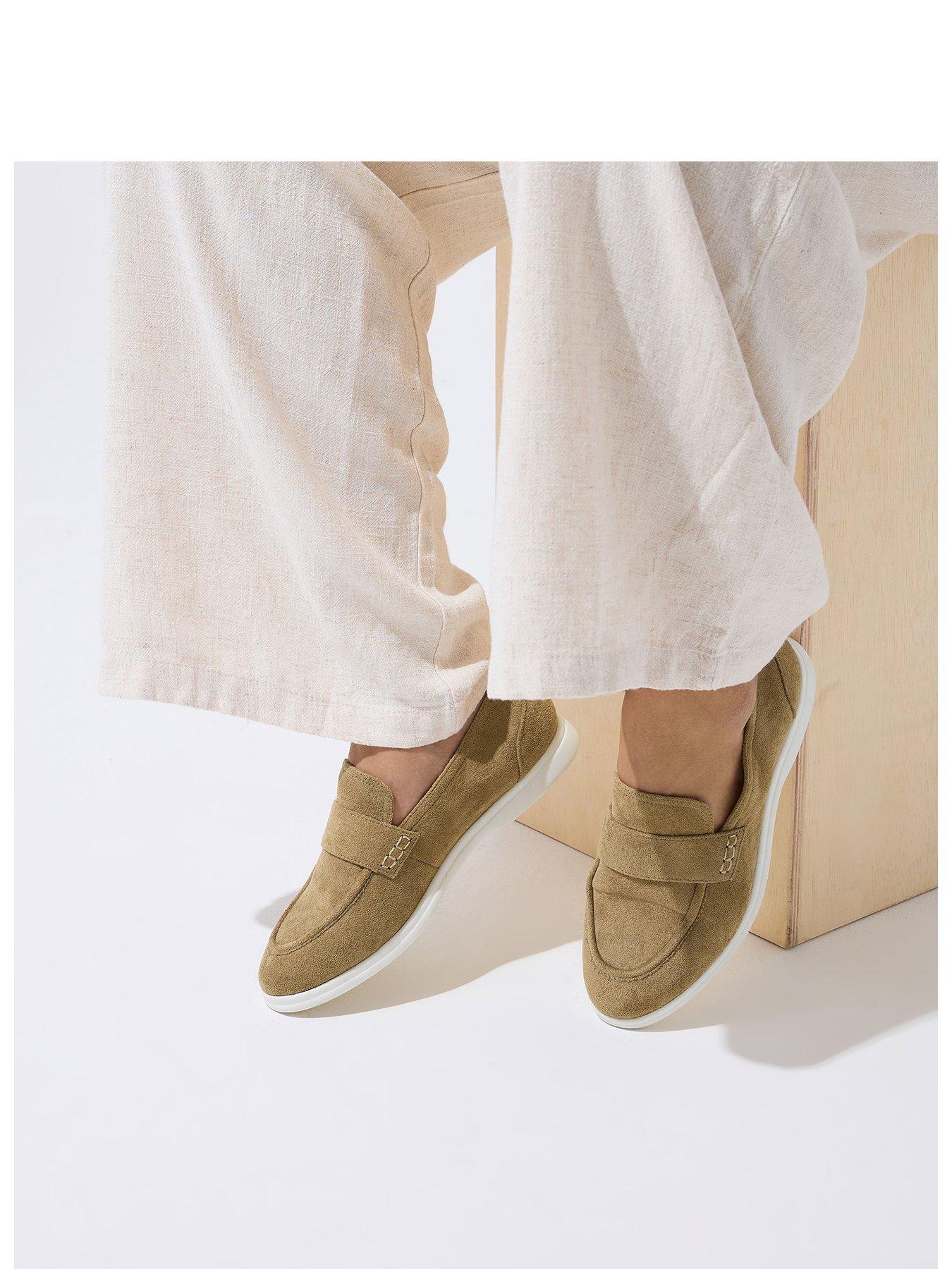Image 1 of 4 of Yours Extra Wide Fit Flexi Loafers - Cream