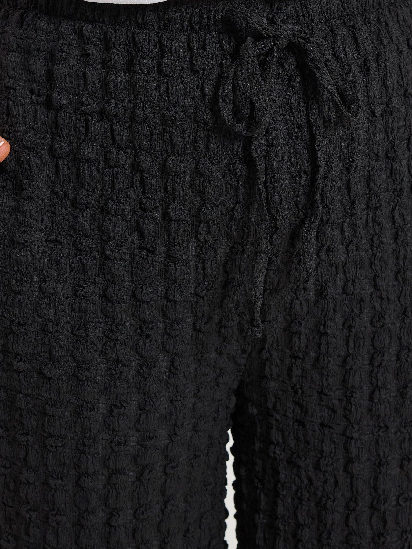 Image 4 of 5 of Yours Curve Bubble Textured Wide Leg Crops - Black