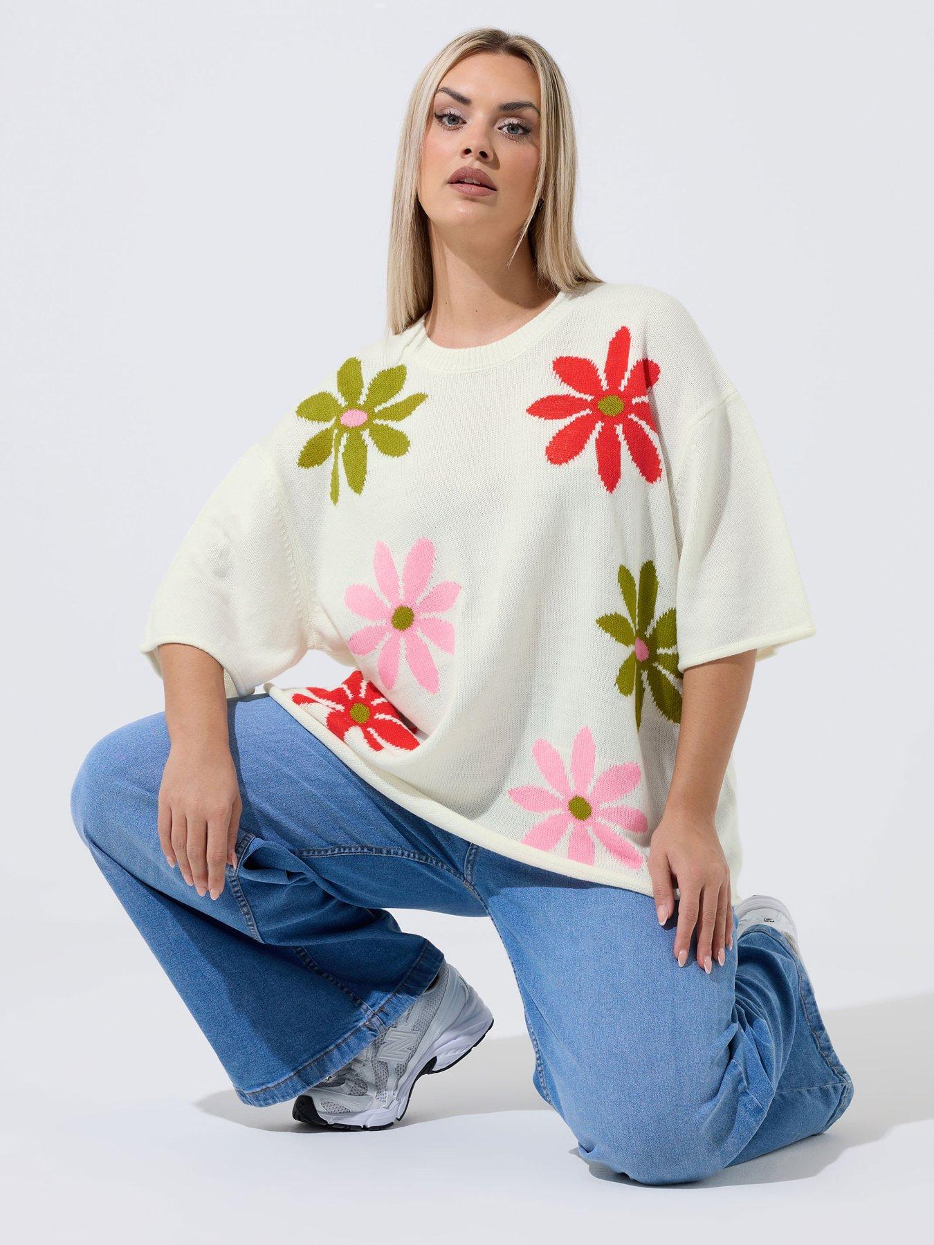 Image 1 of 5 of Yours Curve Floral Knit Boxy Top - White