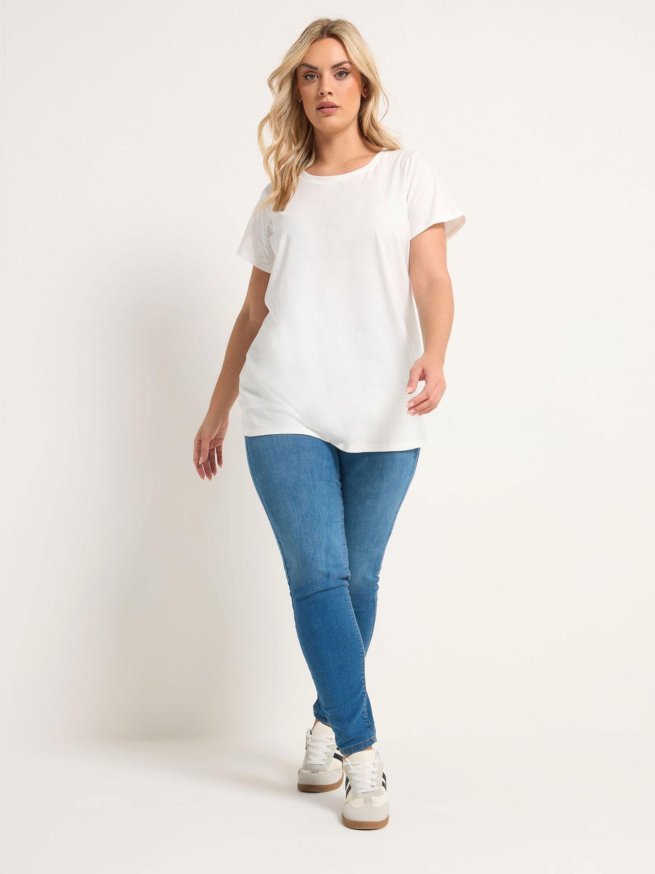 Image 4 of 5 of Yours Curve 3 Pack Short Sleeve Basic T-shirts