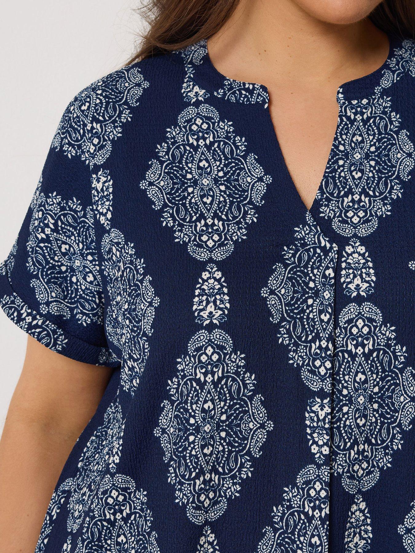 Image 4 of 5 of Yours Curve Pleat Front Textured Top