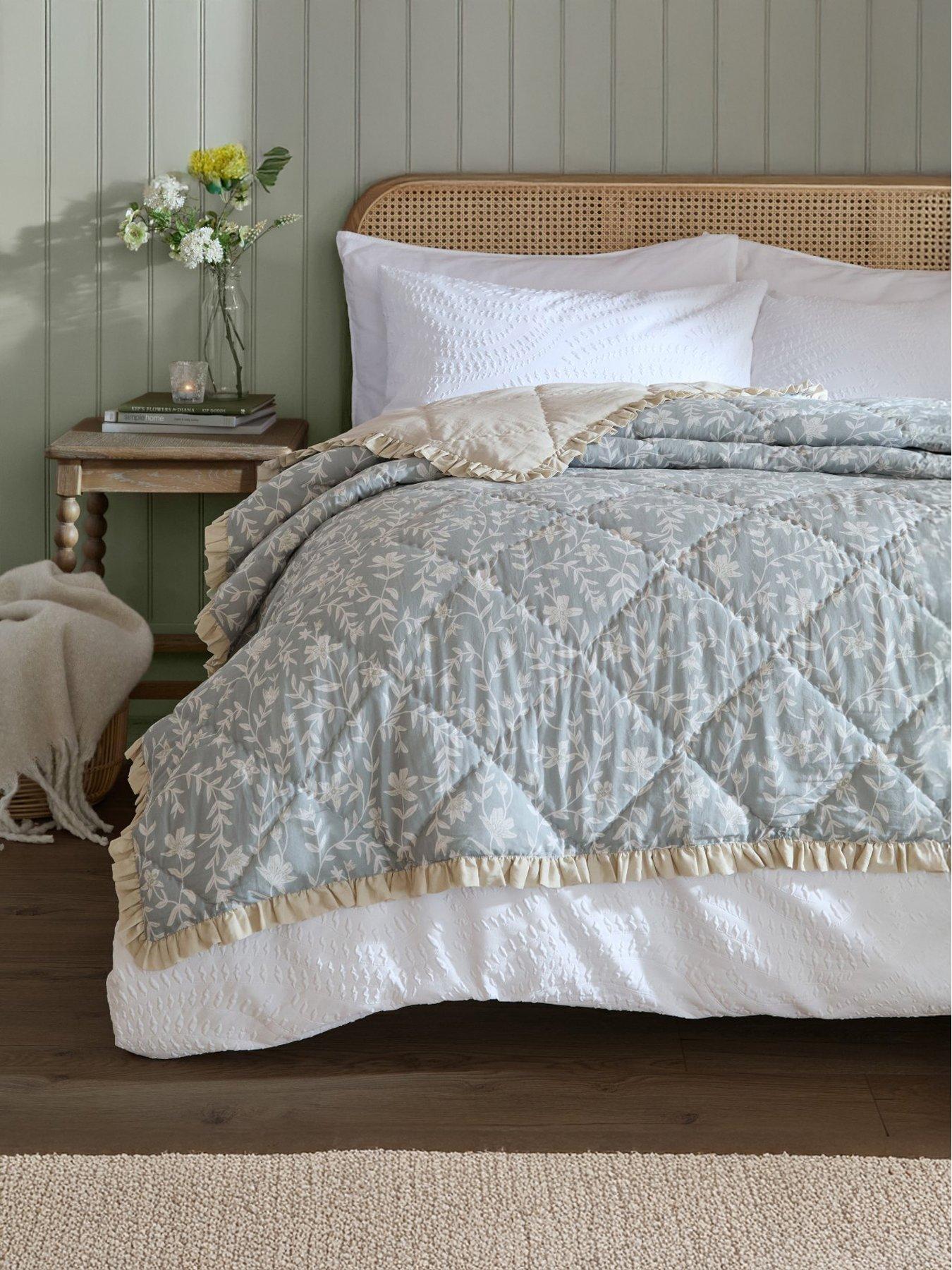 Wylder Amelia Bedspread Seafoam