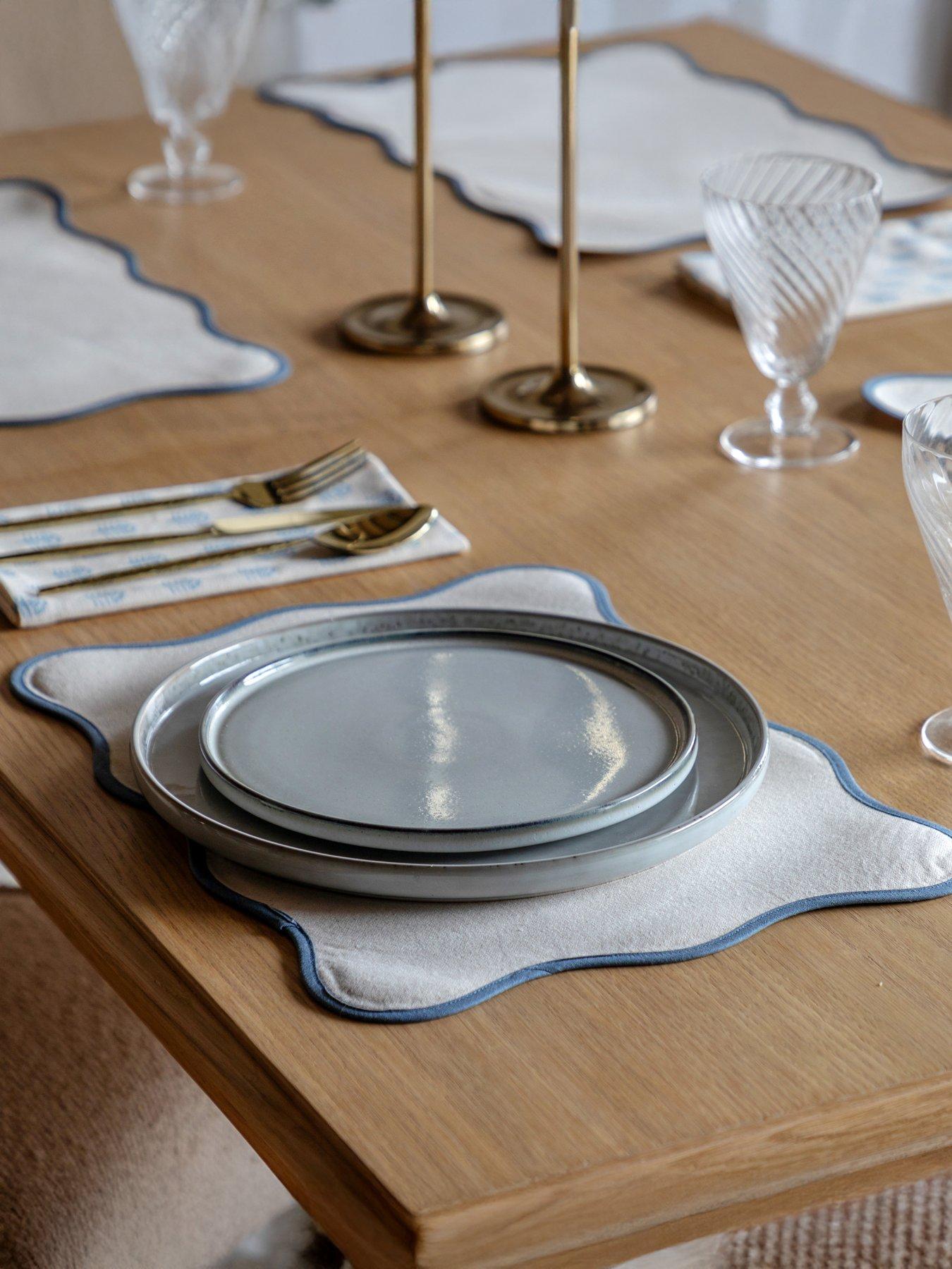 Gallery Direct Scallop Piped Placemats 4pk