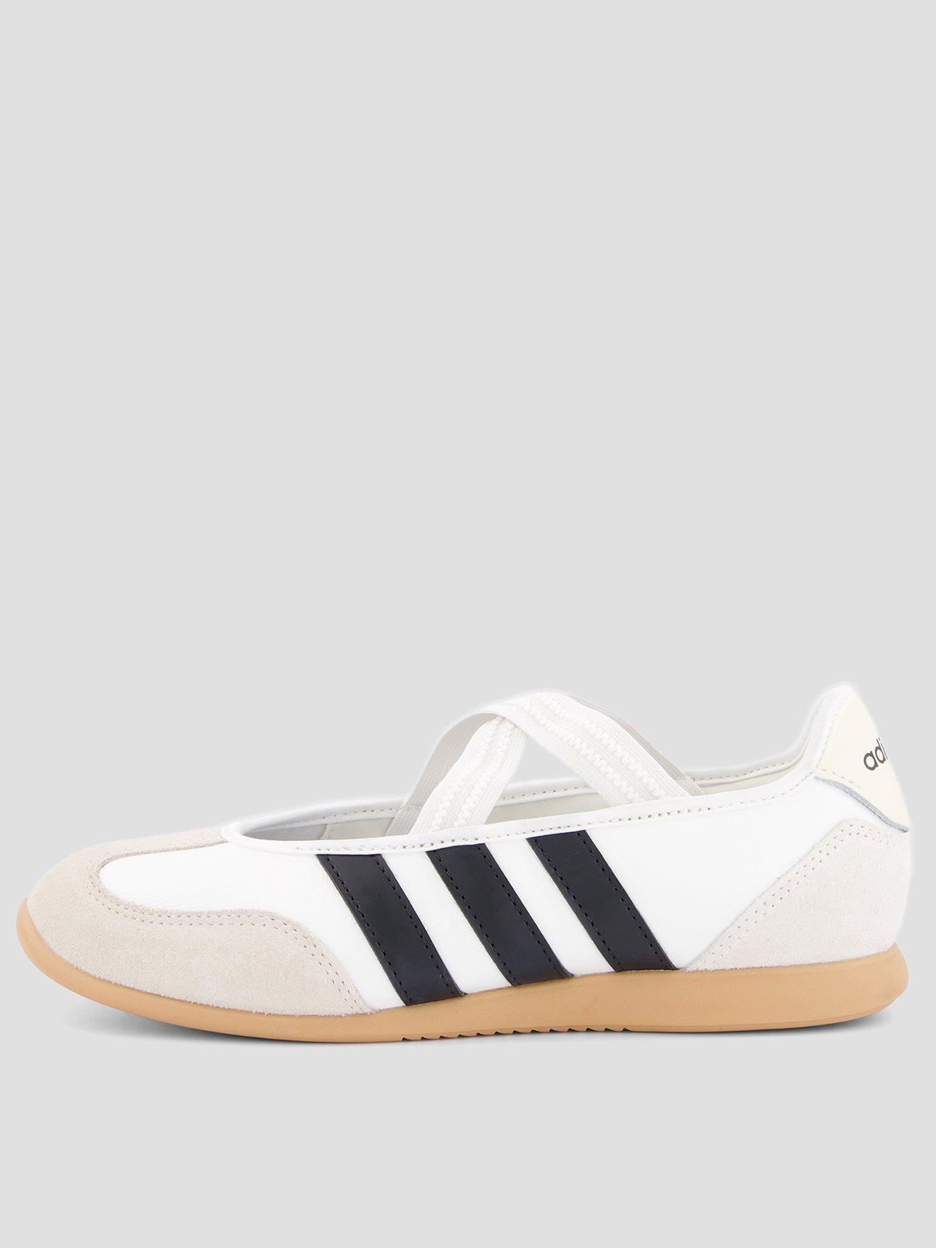 adidas Women's Barreda Mary Jane, Cwhite/Cblack/Gum3, Size 7, Women