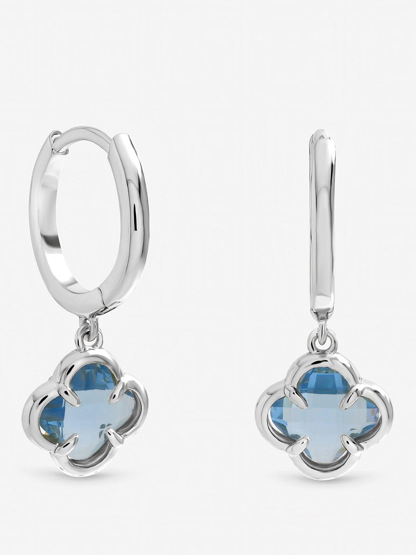 Inicio Inicio Light Sapphire Clover Charm Huggie Hoops