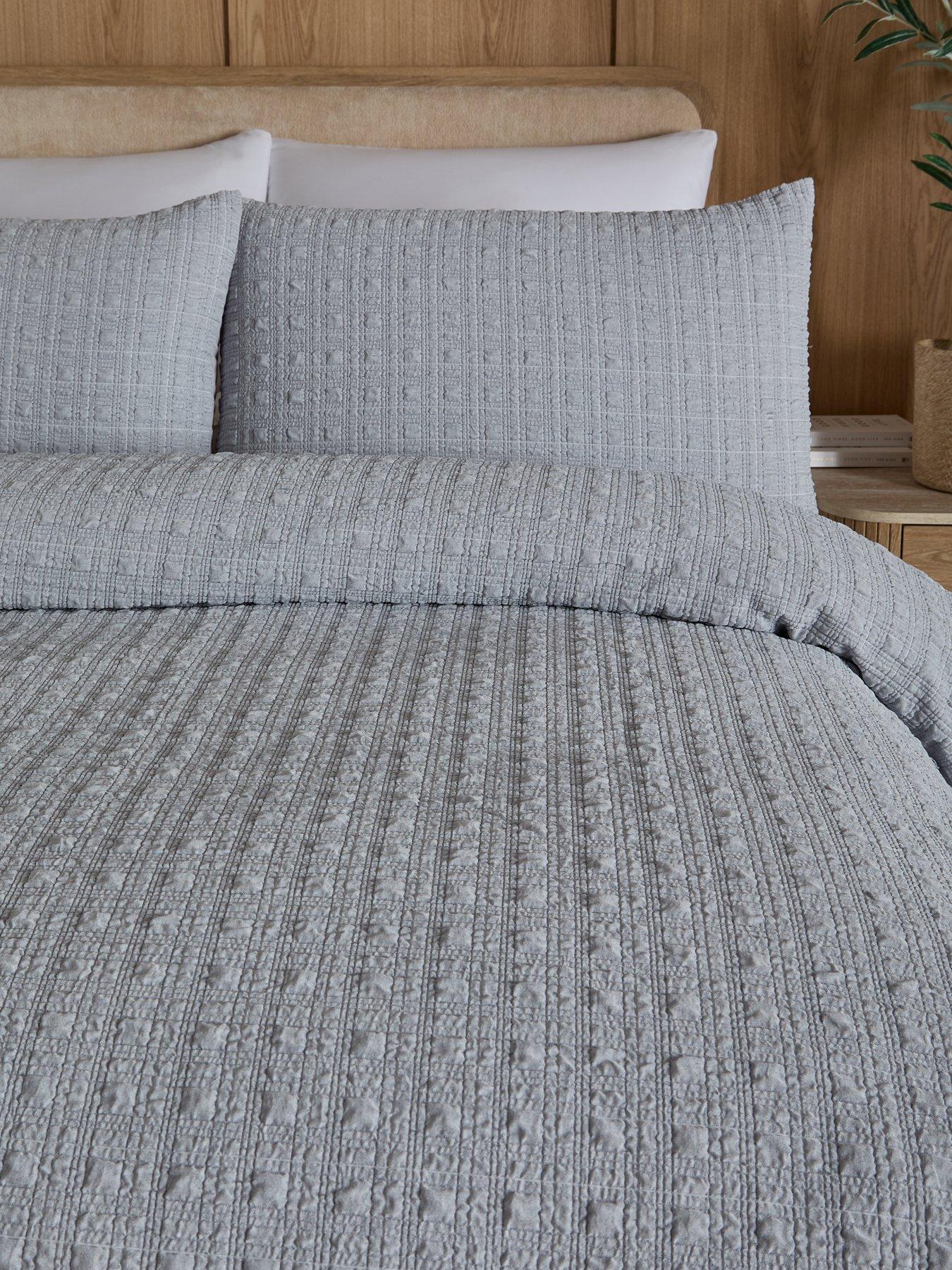 Image 3 of 5 of The Very Collection Copenhagen Jacquard Duvet Set