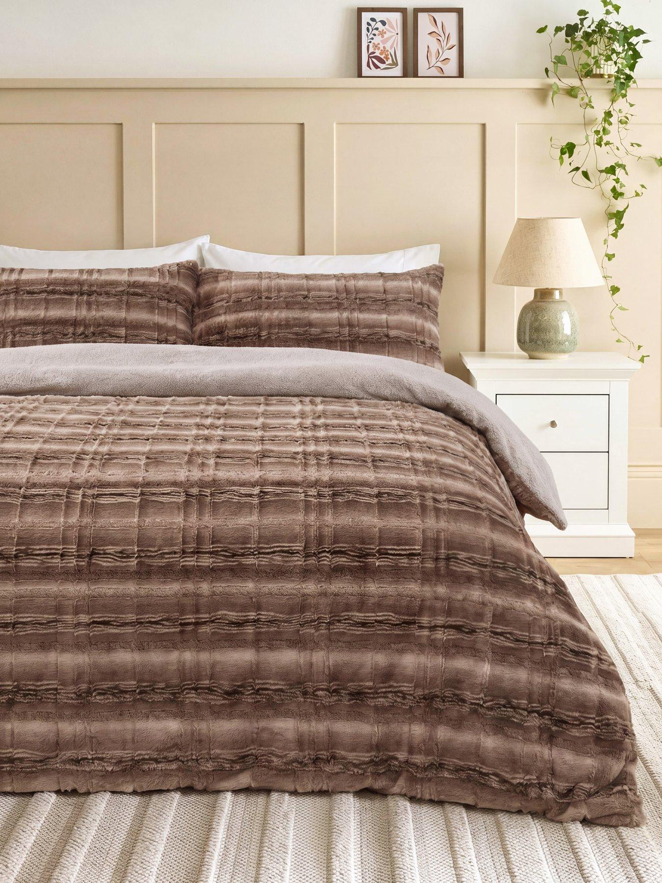 The Very Collection Alaan Faux Fur Duvet Set