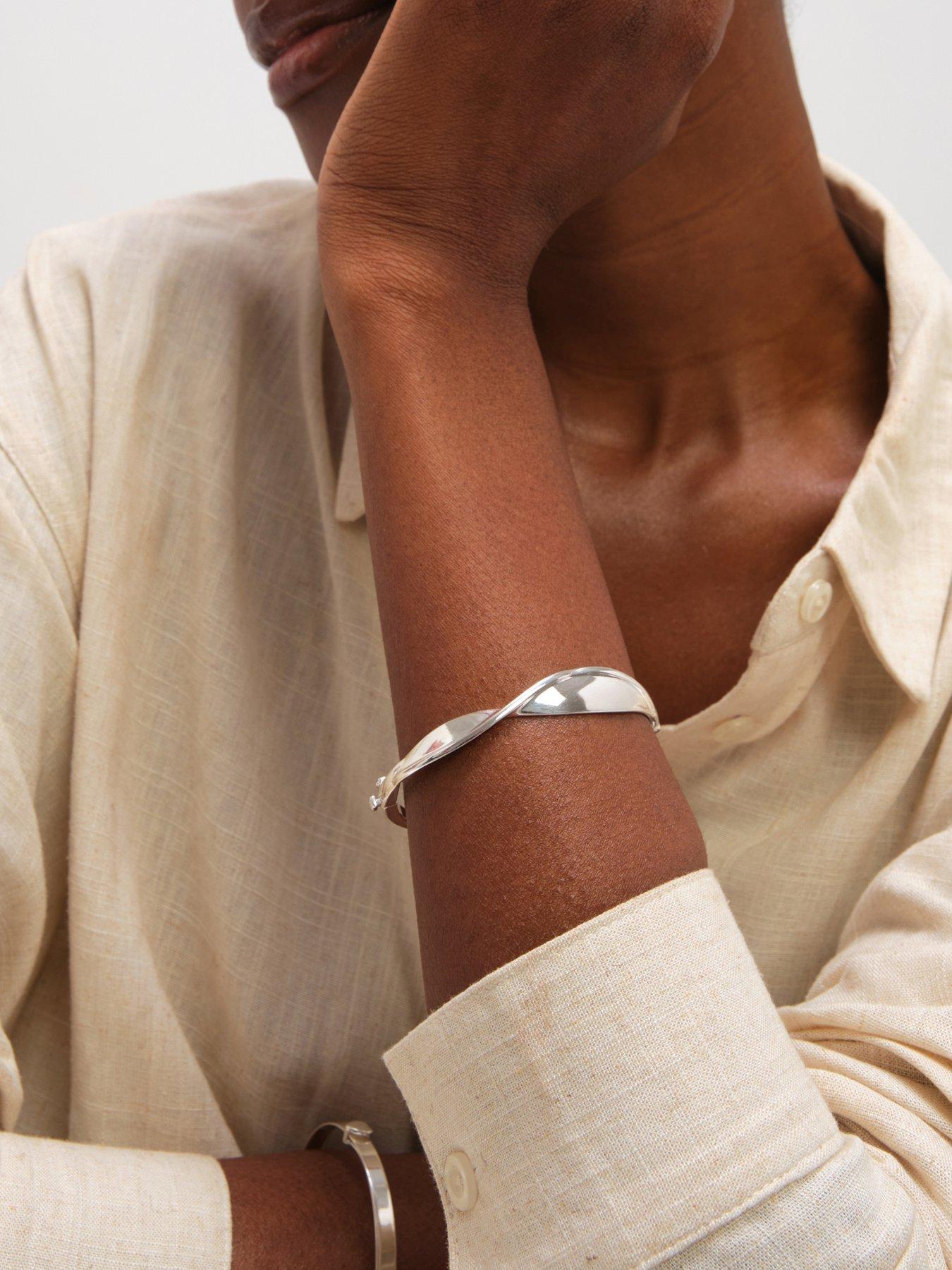 Image 2 of 3 of Inicio Polished Wave Bangle - Gift Pouch