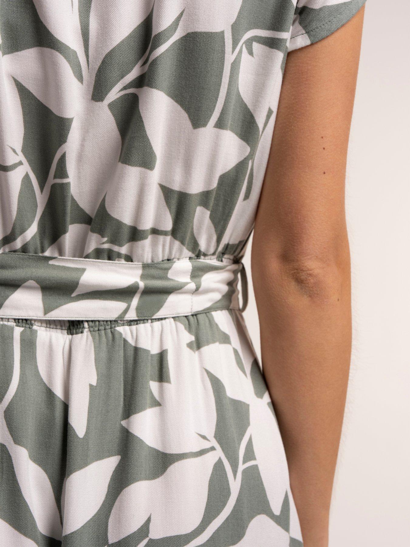Image 5 of 7 of Brakeburn Aime Dress - Green
