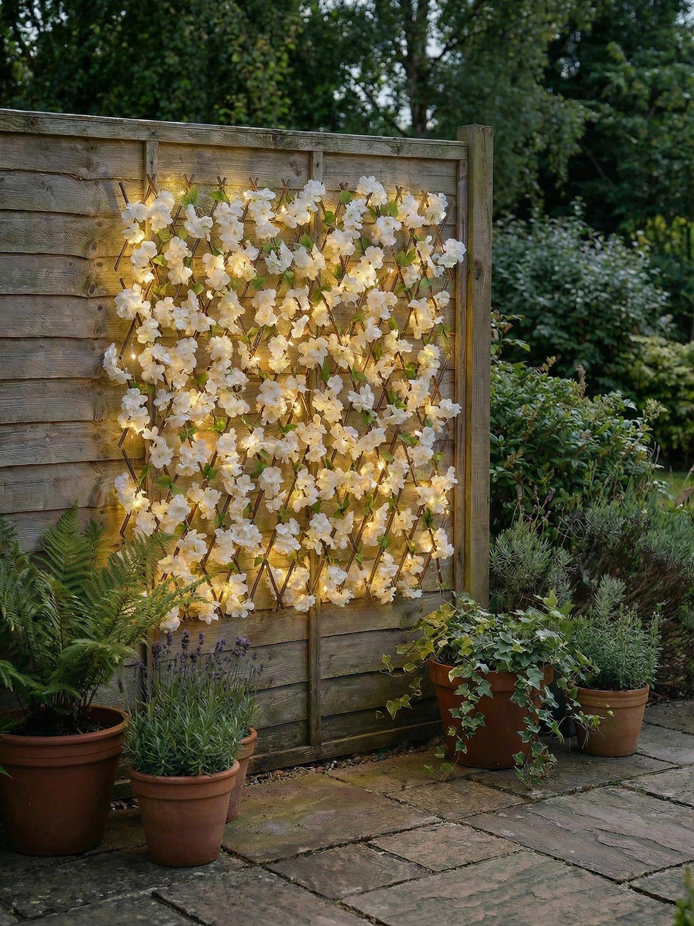Scottish Everlastings 170X90Cm White Blossom Trellis With Solar Lights