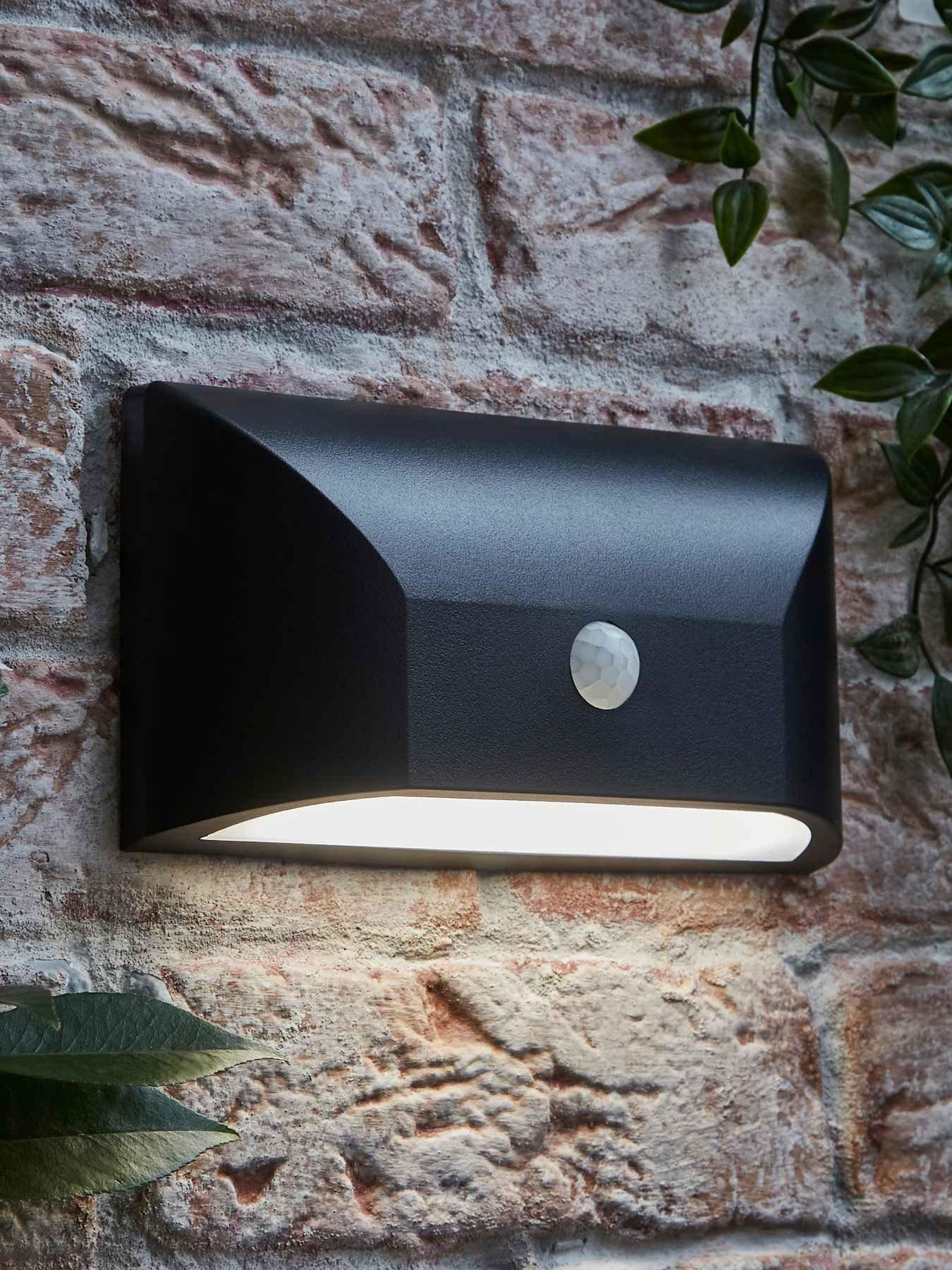 ValueLights Owen Black Downlight IP65 Integrated LED PIR Motion Sensor Outdoor Wall Light