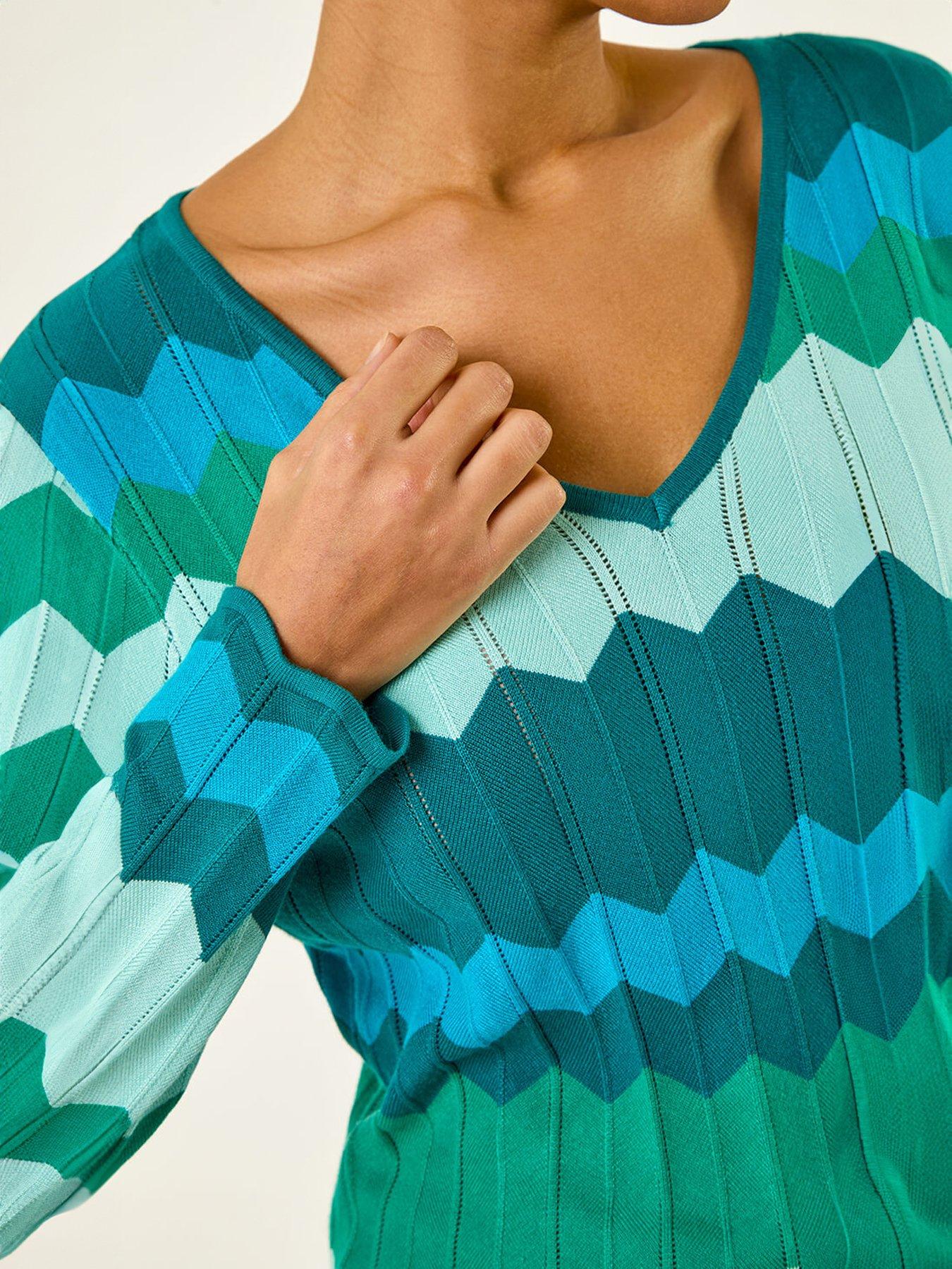 Image 5 of 5 of Roman Wave V-neck Knit Jumper