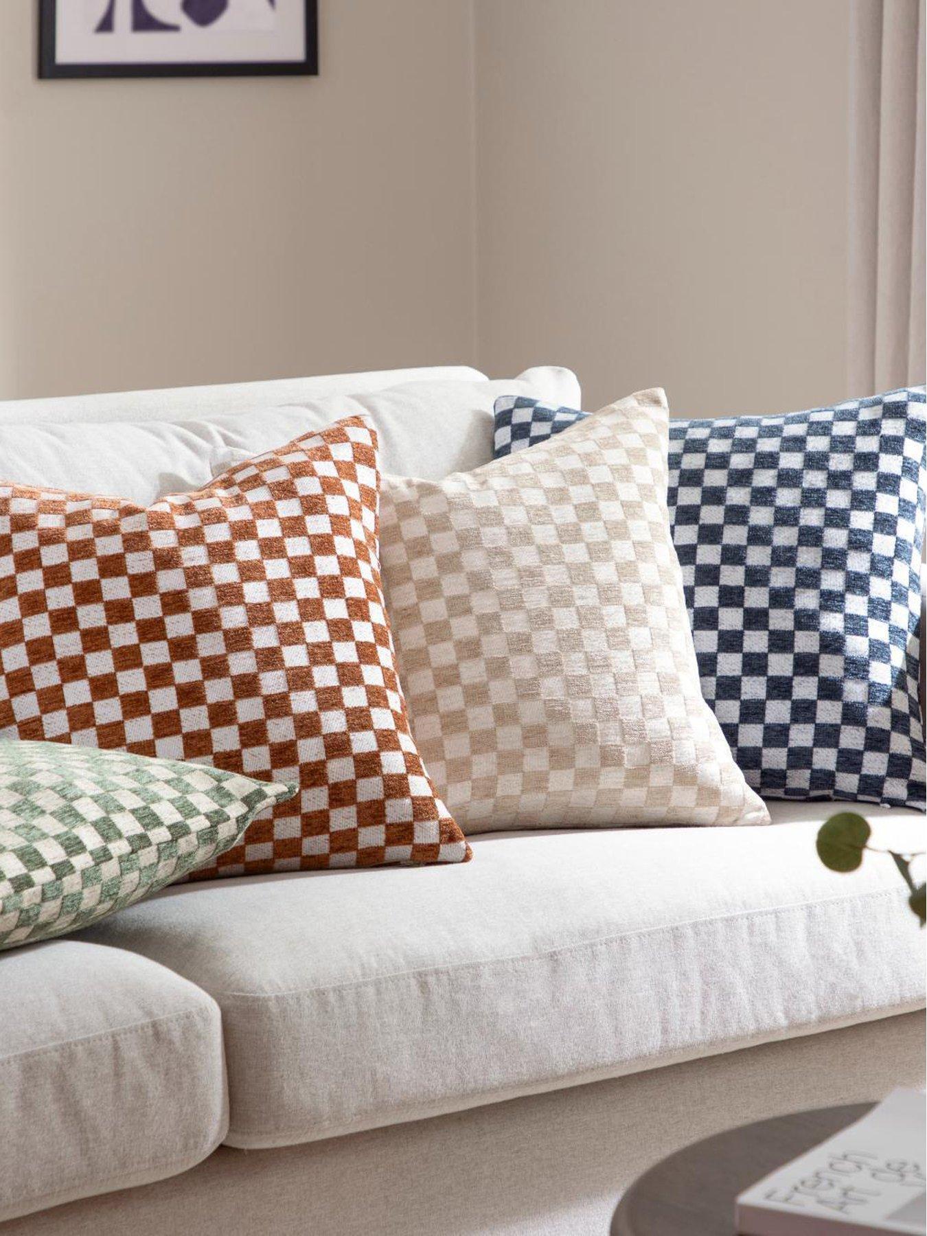 Image 4 of 4 of HOEM Larro 45X45 Polyester Cushion