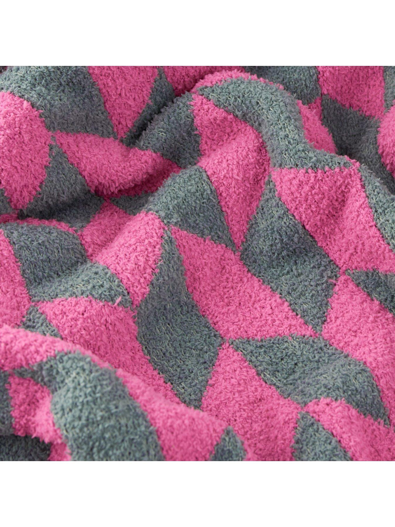 Image 3 of 3 of Furn Olsen 130x180cm Throw - Retro Pink