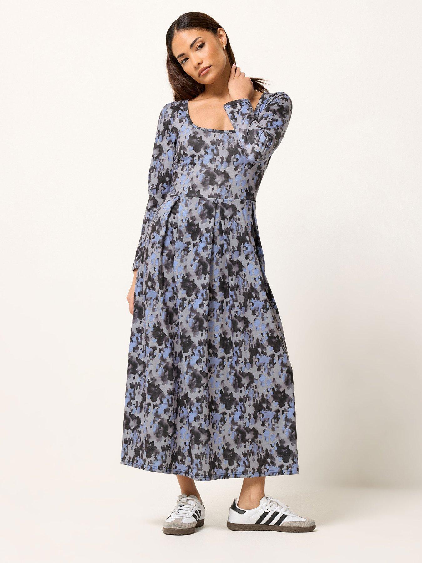 PixieGirl Petite Abstract Long Sleeve Pleat Midi Dress - Black