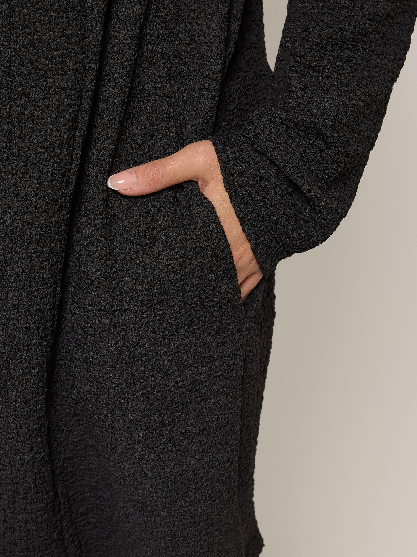 Image 4 of 5 of Yours Curve Bubble Texture Blazer - Black