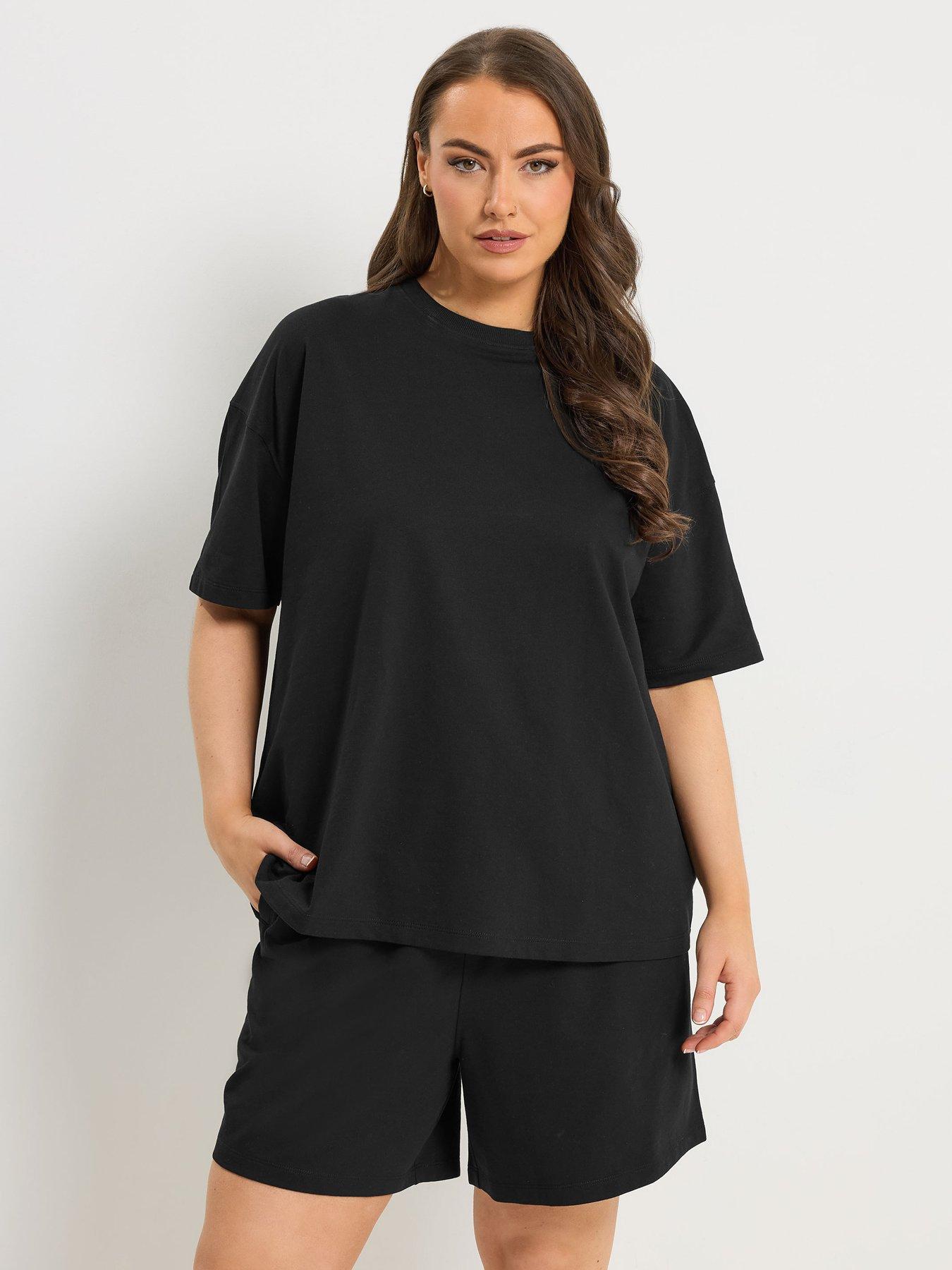 Image 1 of 5 of Yours Curve Shorts &amp; T Shirt Co-Ord Sweat Set - Black