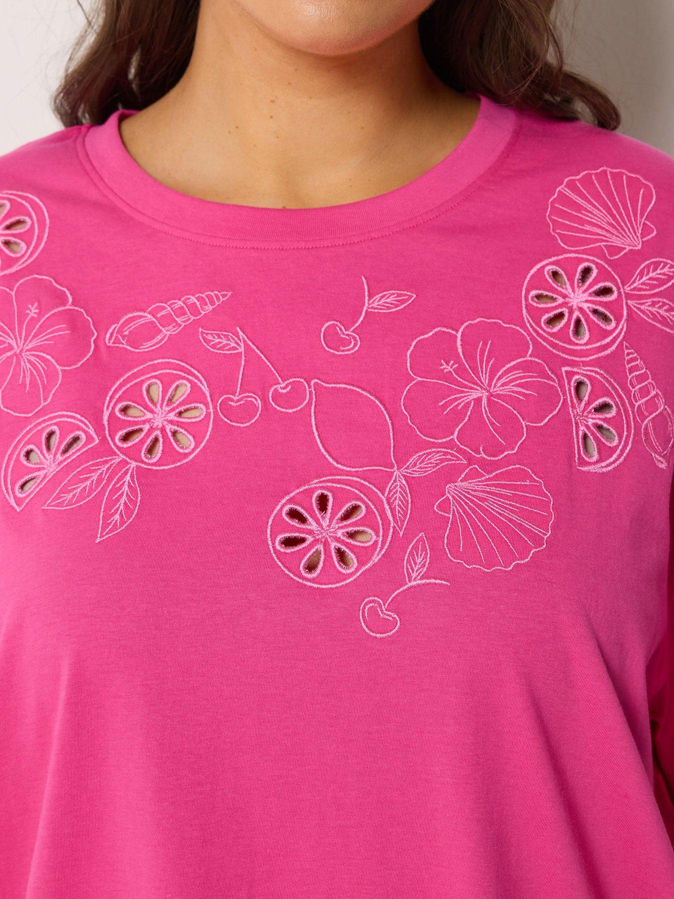 Image 4 of 5 of Yours Curve Applique Fruit Print T-Shirt - Pink