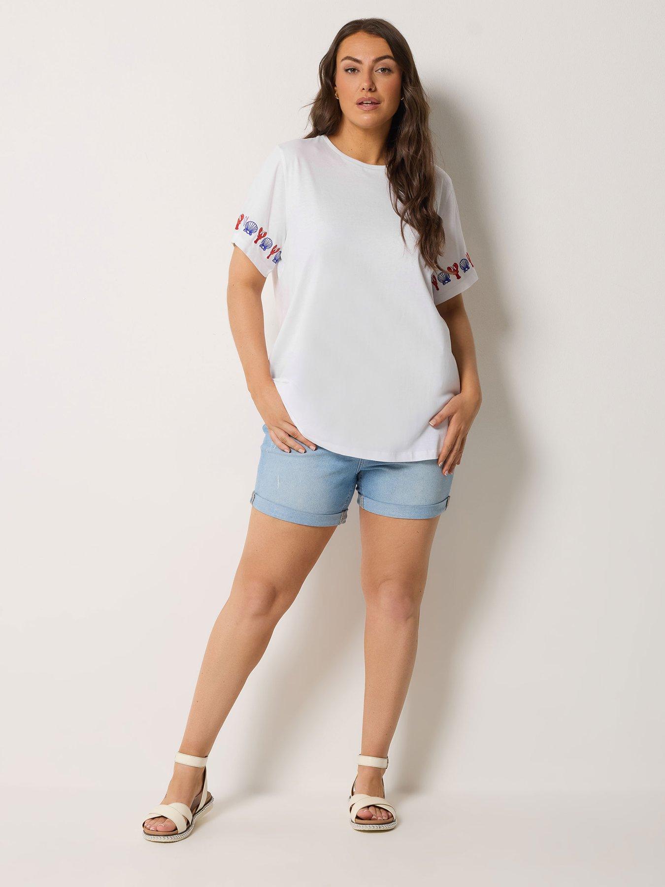Image 3 of 5 of Yours Curve Printed Embroidery T-Shirt