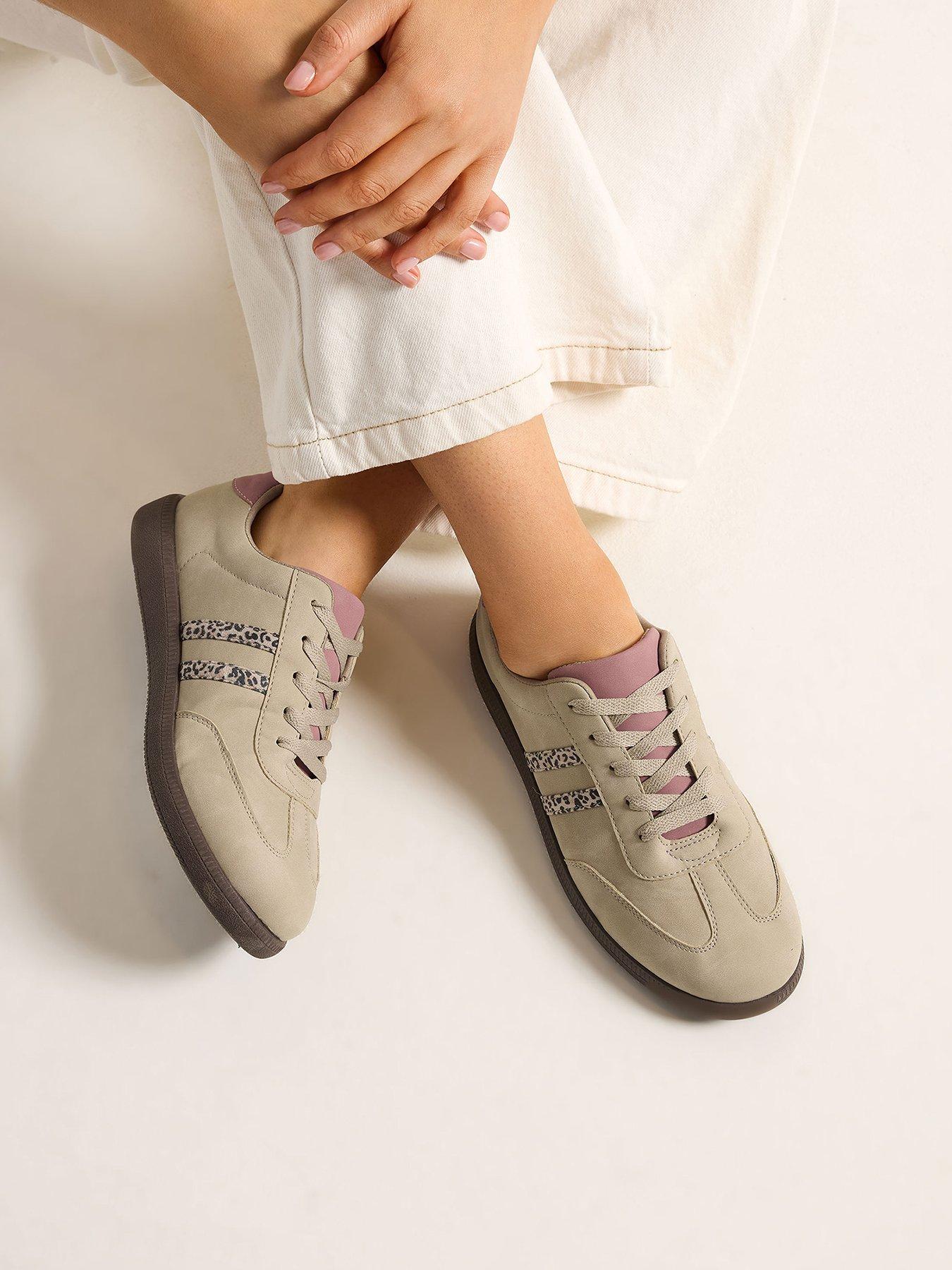 Yours Extra Wide Fit Retro Stripe Trainer