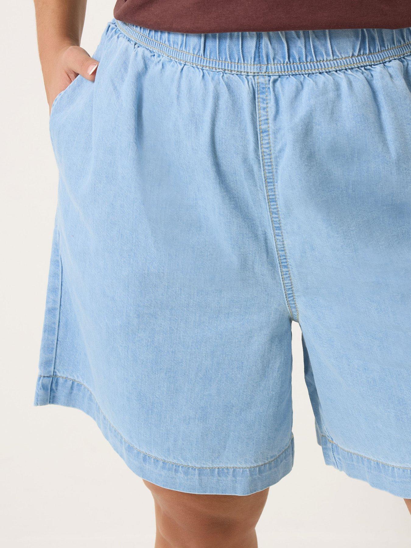 Image 4 of 5 of Yours Curve Denim Shorts - Blue