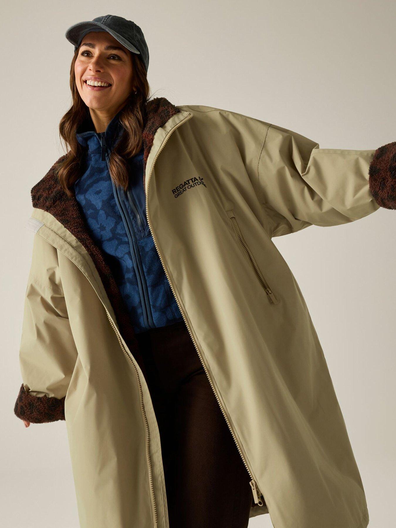 Regatta Adult Waterproof Robe -Barleycorn(DarkTexturedLeopard)