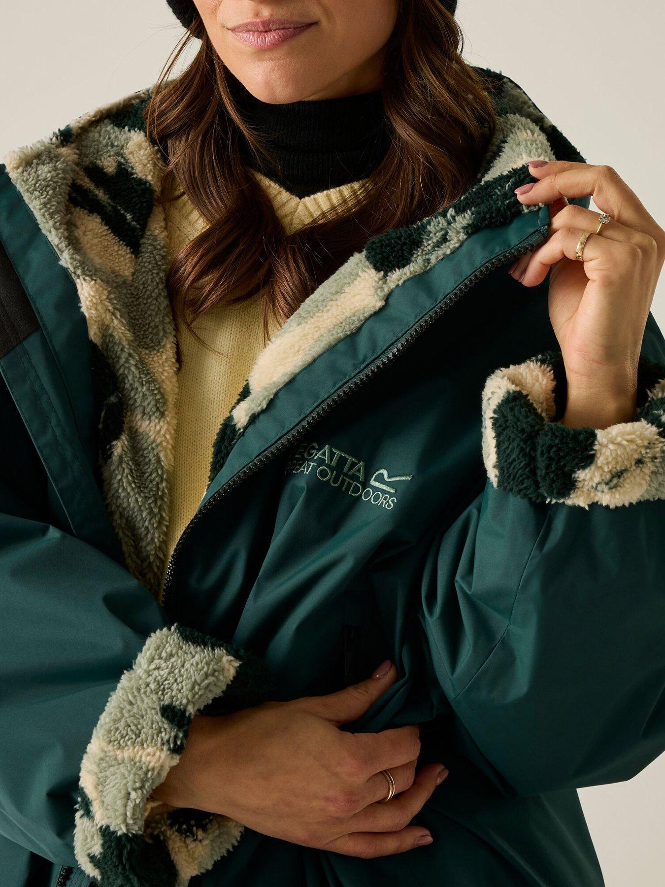 Regatta Adult Waterproof Robe -Deep Pine (Brush Stroke Camo) | Very