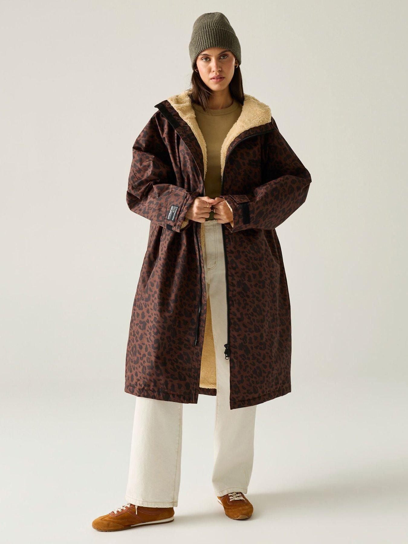 Regatta Adult Waterproof Robe - Dark Textured Leopard