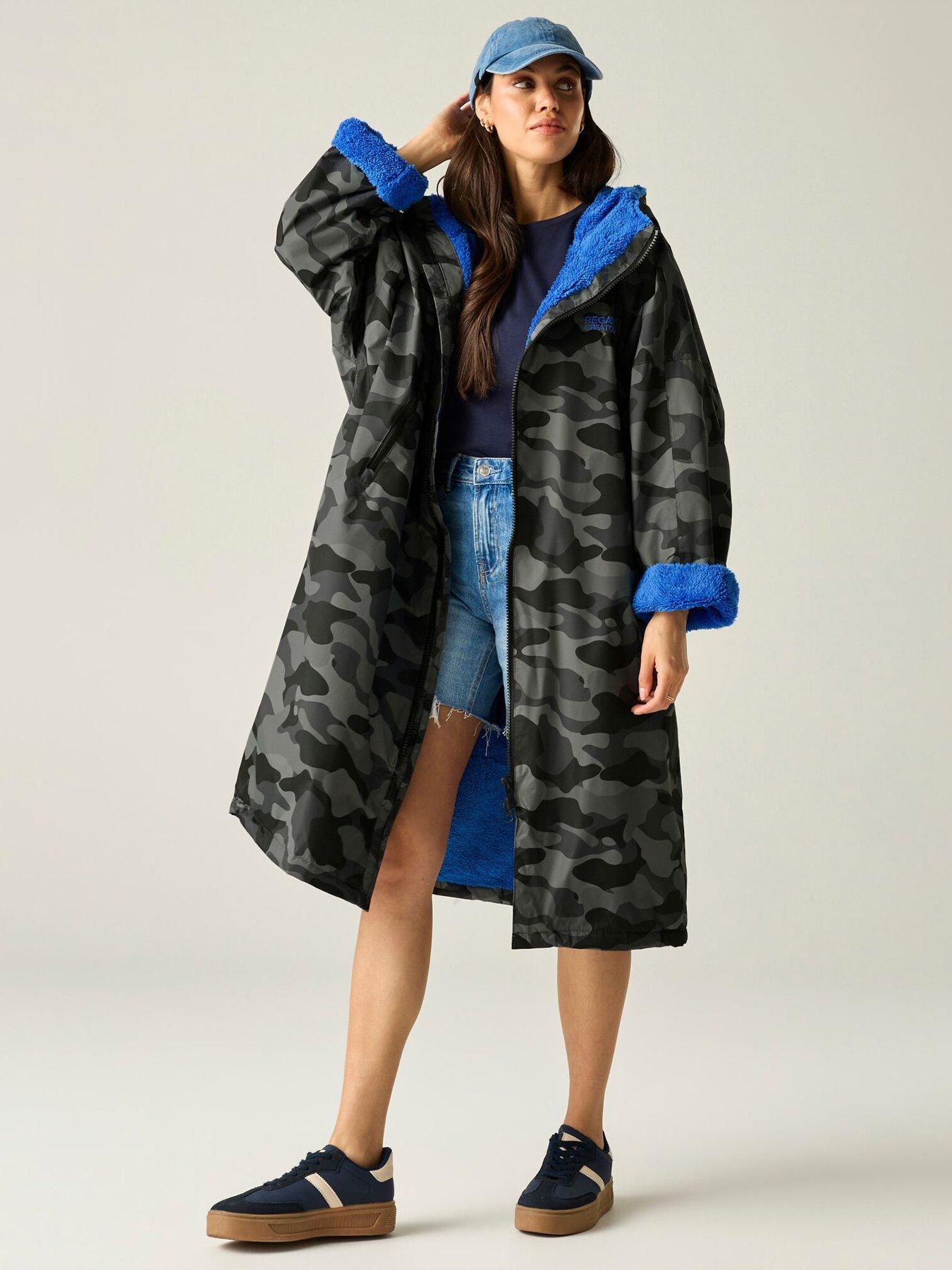 Regatta Adult Waterproof Robe- Camo/Sonic Blue