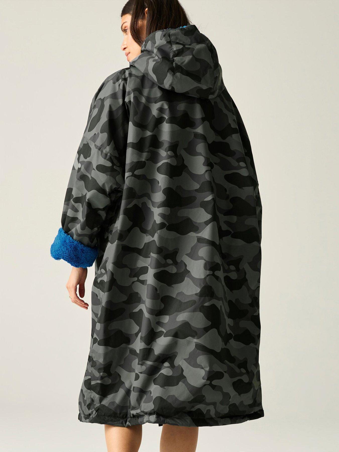 Regatta Adult Waterproof Robe- Camo/Sonic Blue | Very