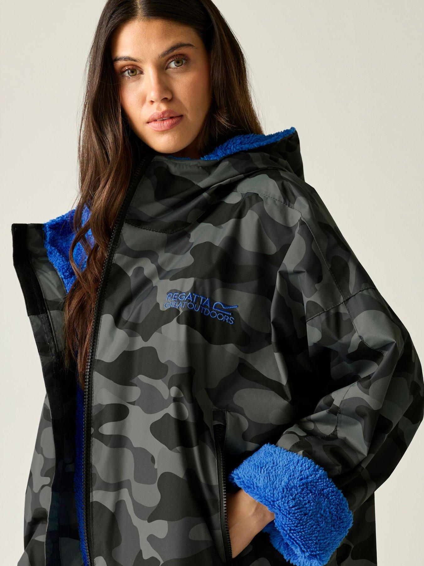 Regatta Adult Waterproof Robe- Camo/Sonic Blue | Very