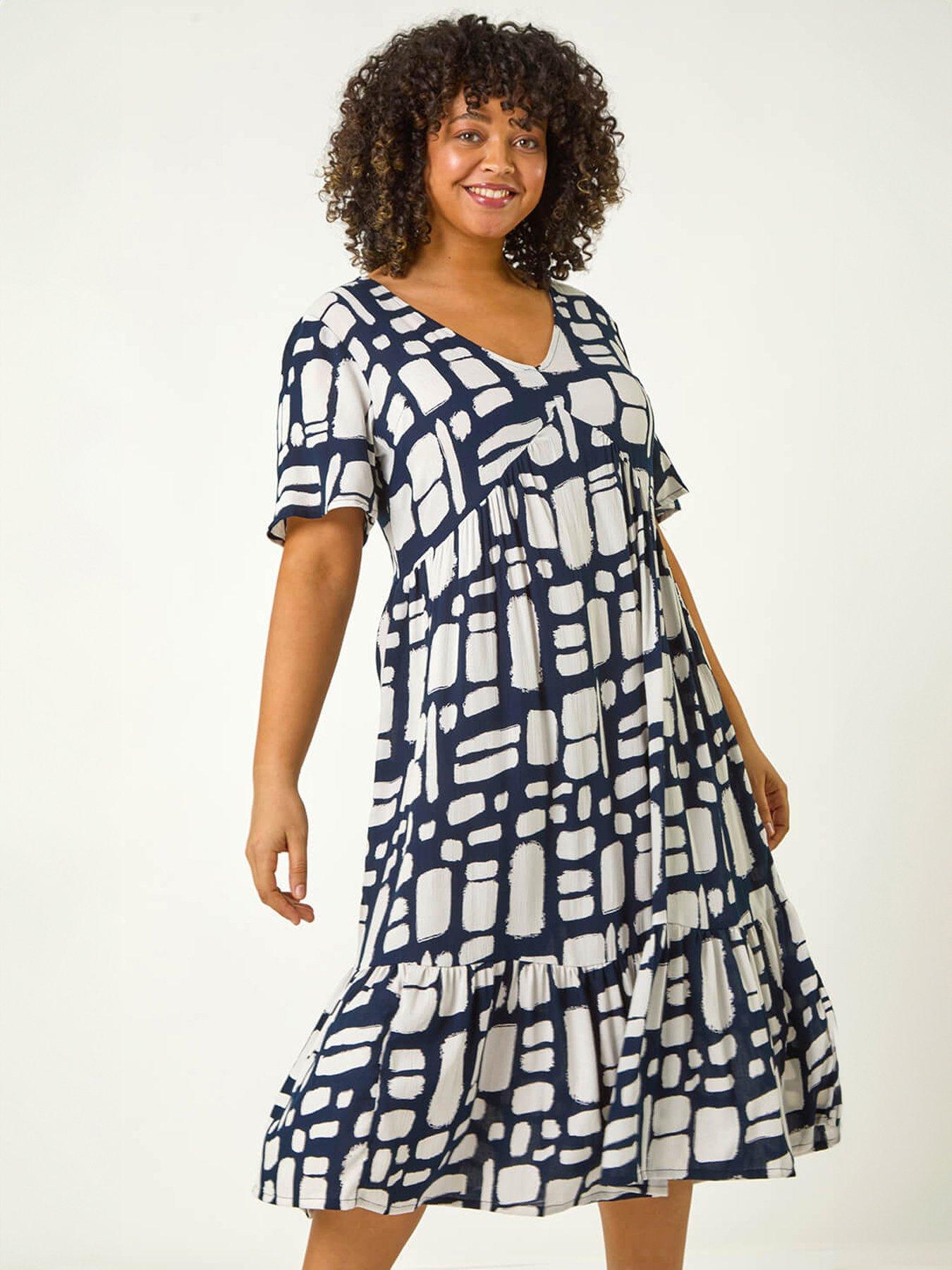 Roman Curve Print Tiered V-Neck Dress